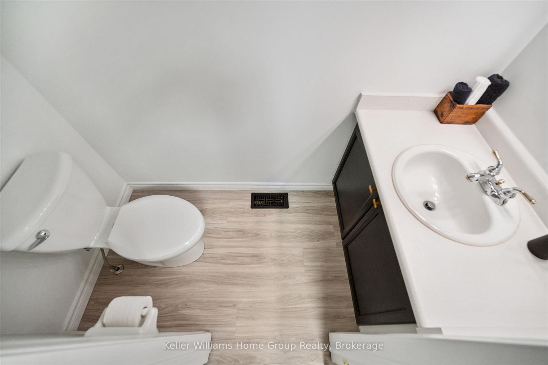 Photo 23 of 443 Flannery Drive, Centre Wellington, Fergus — HOMEH