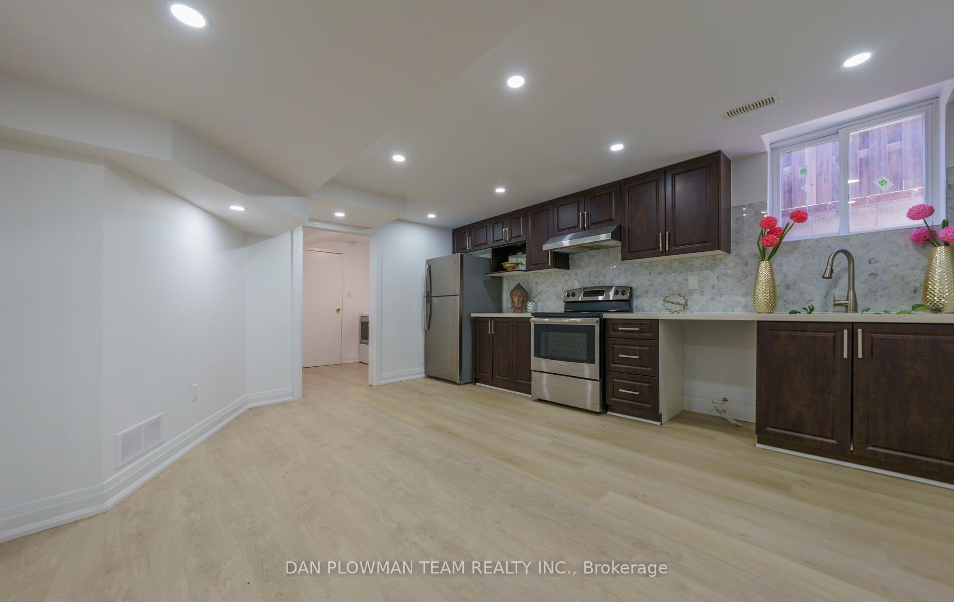 Photo of 10 Pardon Avenue