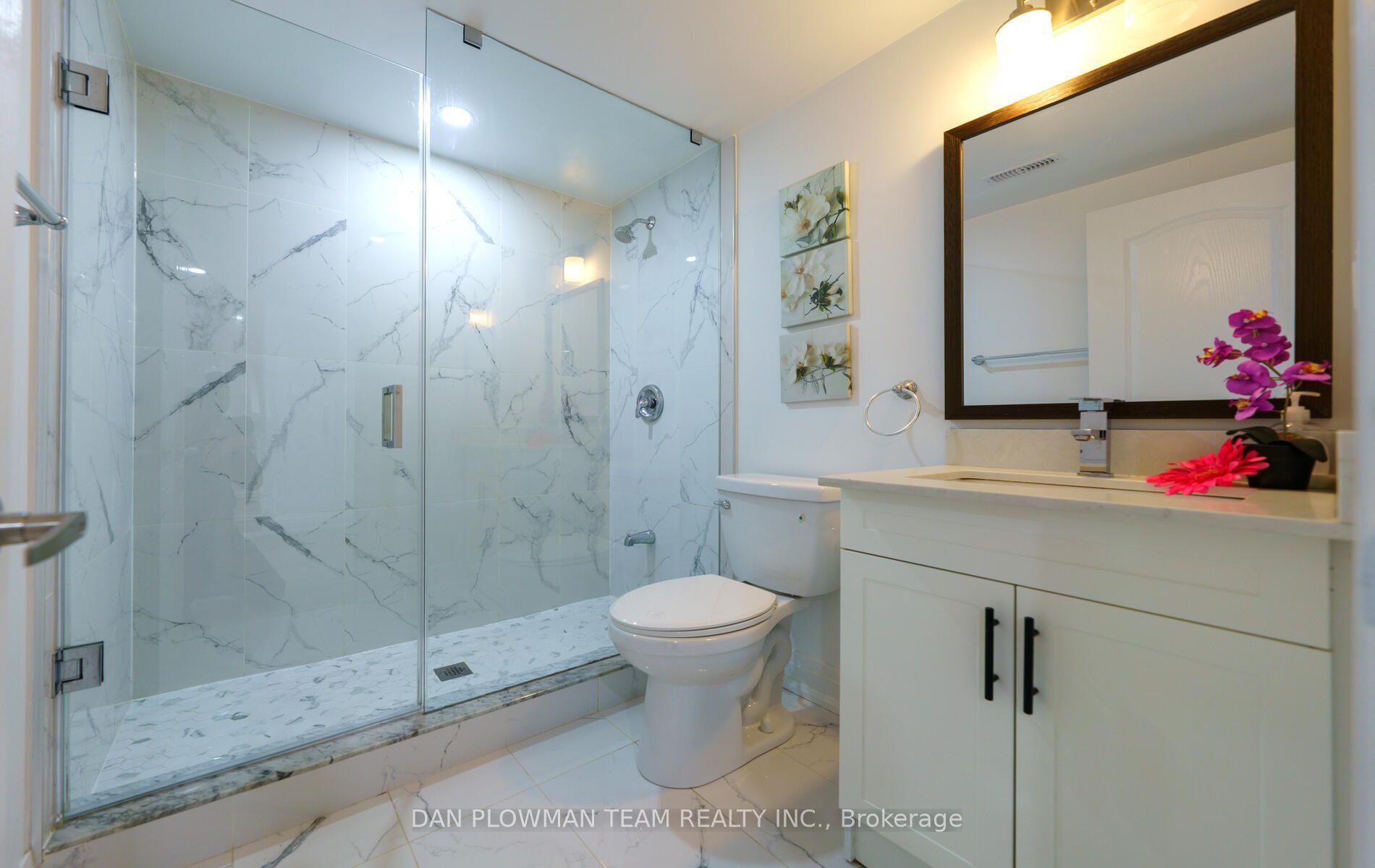 Photo 5 of 10 Pardon Avenue, Whitby, Williamsburg — HOMEH