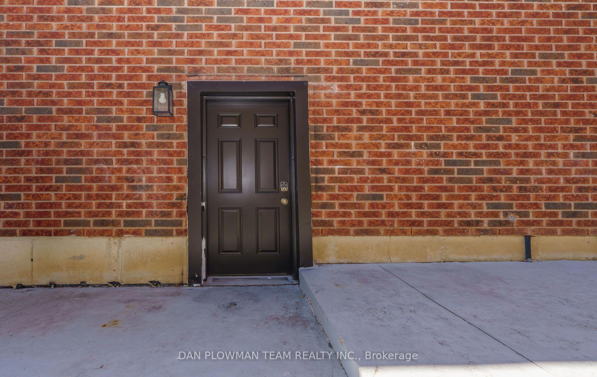 Photo 9 of 10 Pardon Avenue, Whitby, Williamsburg — HOMEH