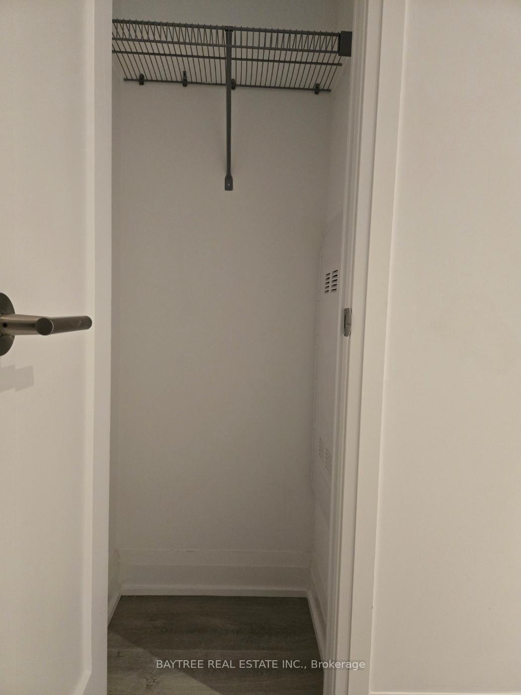 Photo 3 of Unit 902, 65 Broadway Avenue, Toronto, Mount Pleasant West — HOMEH
