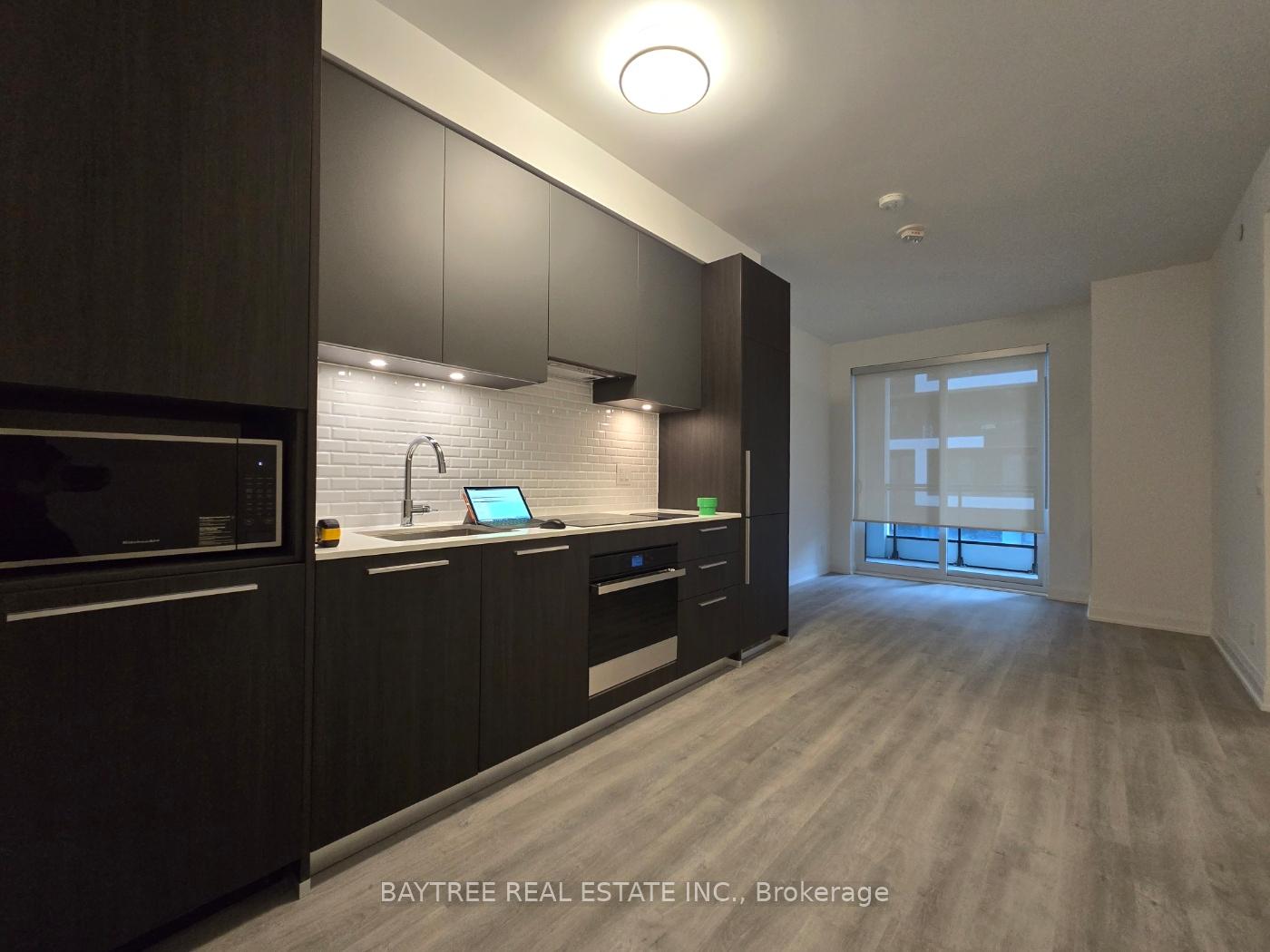 Photo 6 of Unit 902, 65 Broadway Avenue, Toronto, Mount Pleasant West — HOMEH