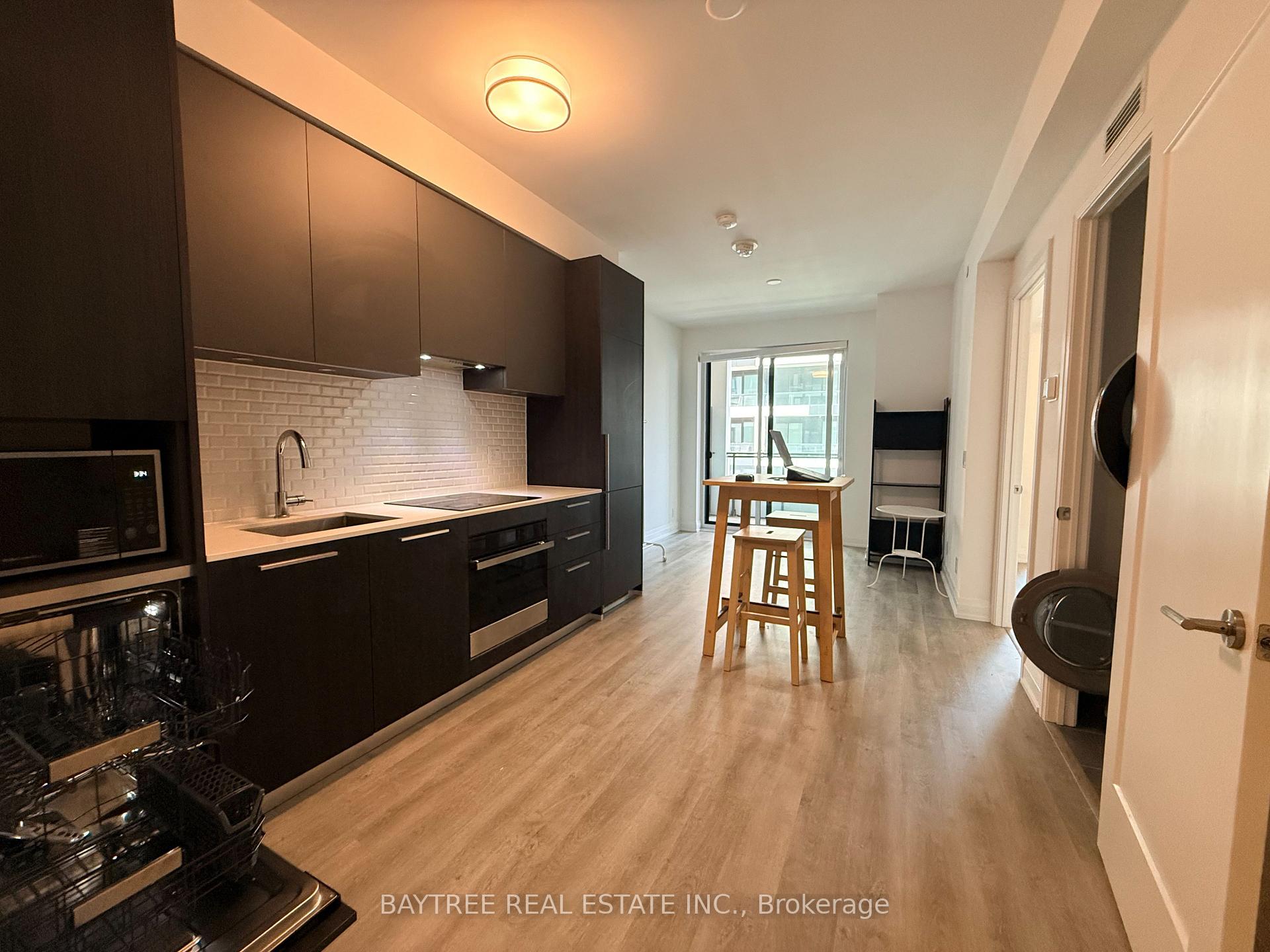 Photo 8 of Unit 902, 65 Broadway Avenue, Toronto, Mount Pleasant West — HOMEH