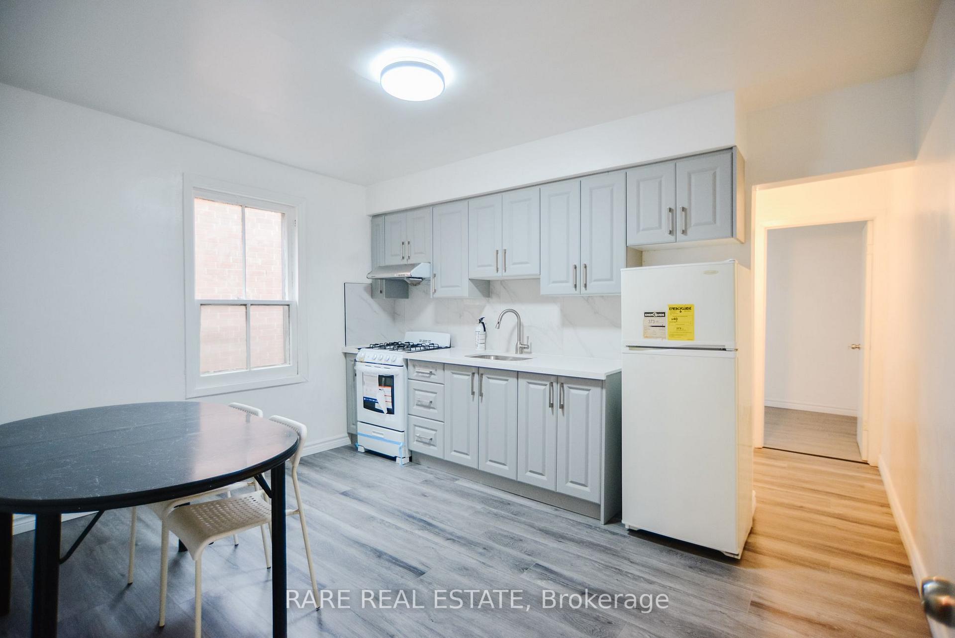 Photo 5 of Unit Upper, 32 Garnet Avenue, Toronto, Dovercourt-Wallace Emerson-Junction — HOMEH