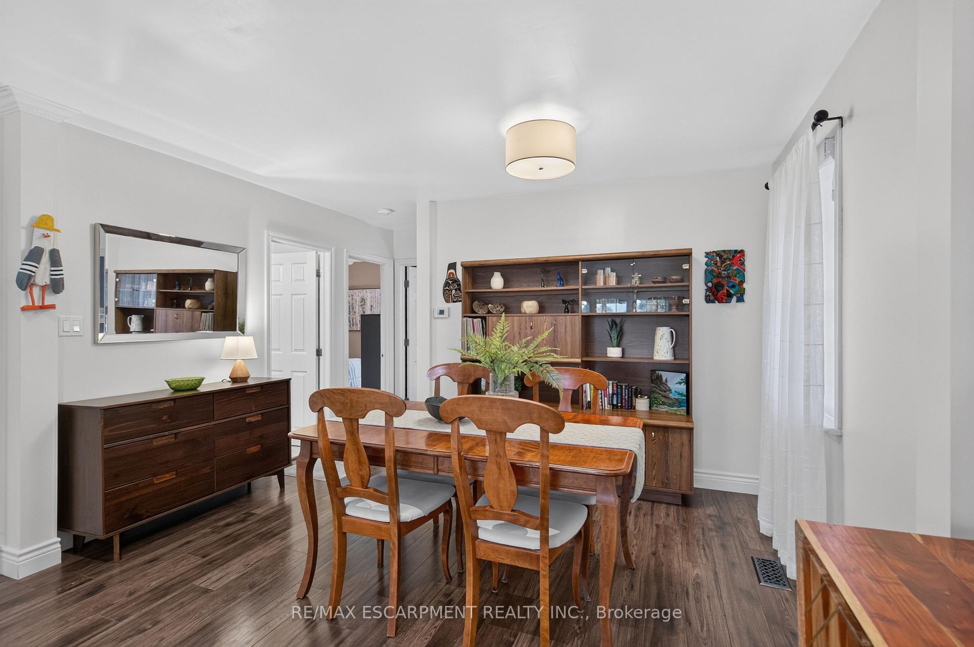 Photo 5 of 24 Castlefield Drive, Hamilton, Hampton Heights — HOMEH