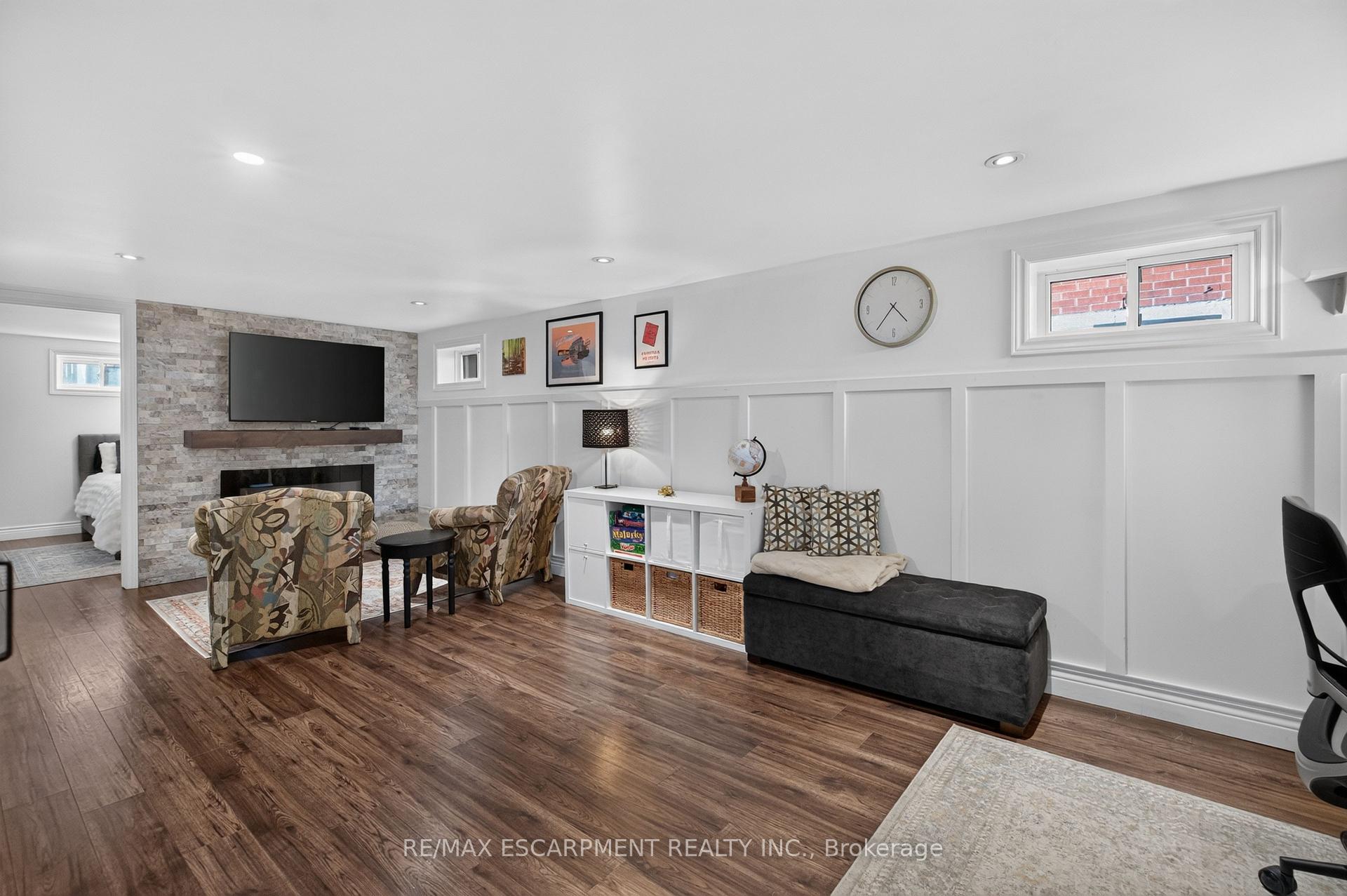 Photo 16 of 24 Castlefield Drive, Hamilton, Hampton Heights — HOMEH