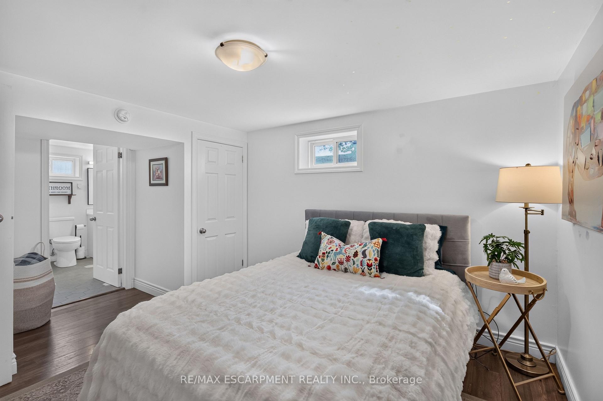 Photo 21 of 24 Castlefield Drive, Hamilton, Hampton Heights — HOMEH