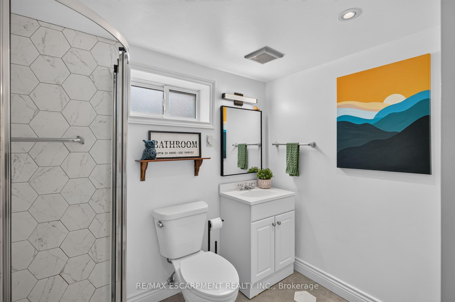 Photo 23 of 24 Castlefield Drive, Hamilton, Hampton Heights — HOMEH