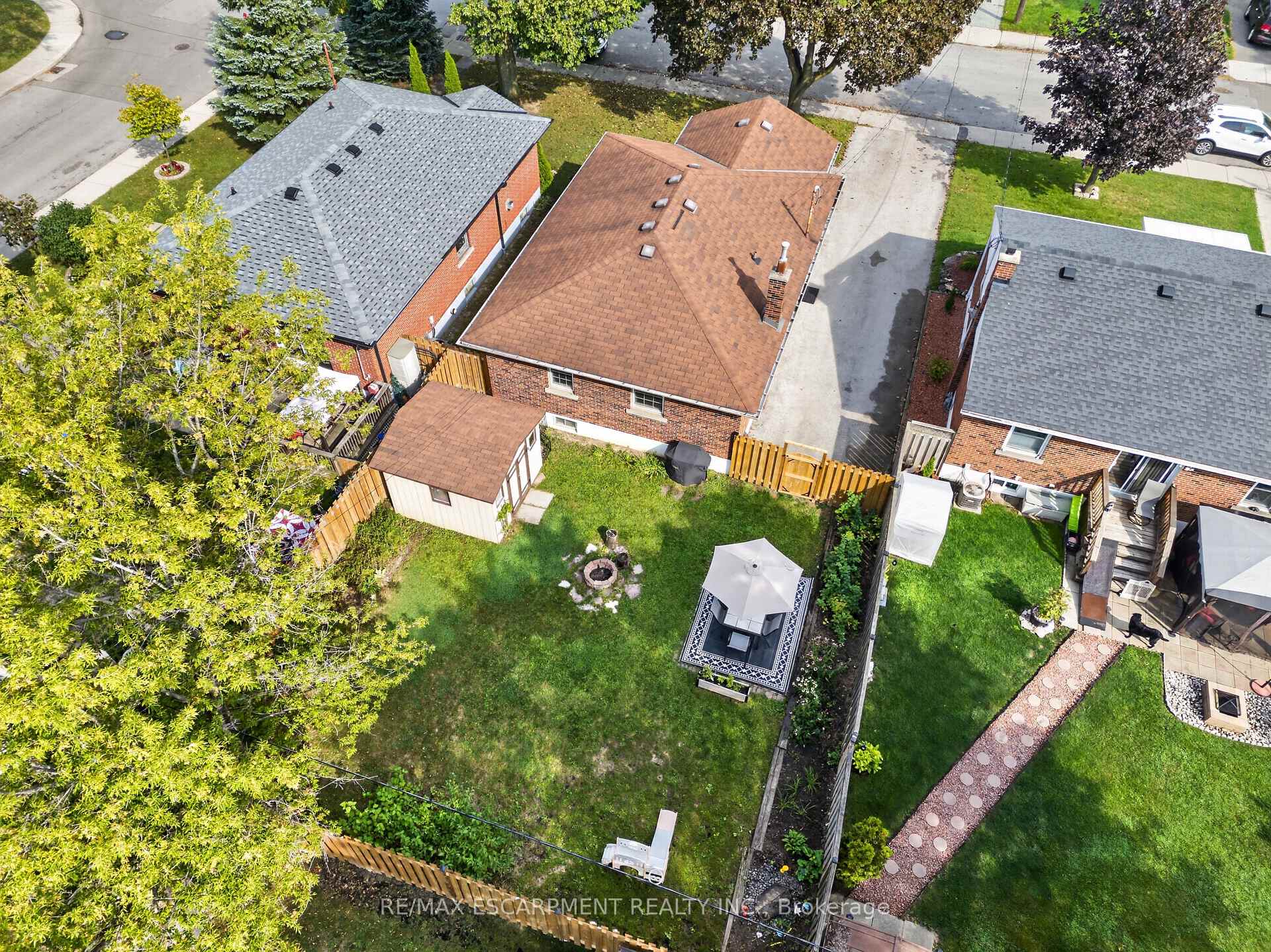 Photo 31 of 24 Castlefield Drive, Hamilton, Hampton Heights — HOMEH