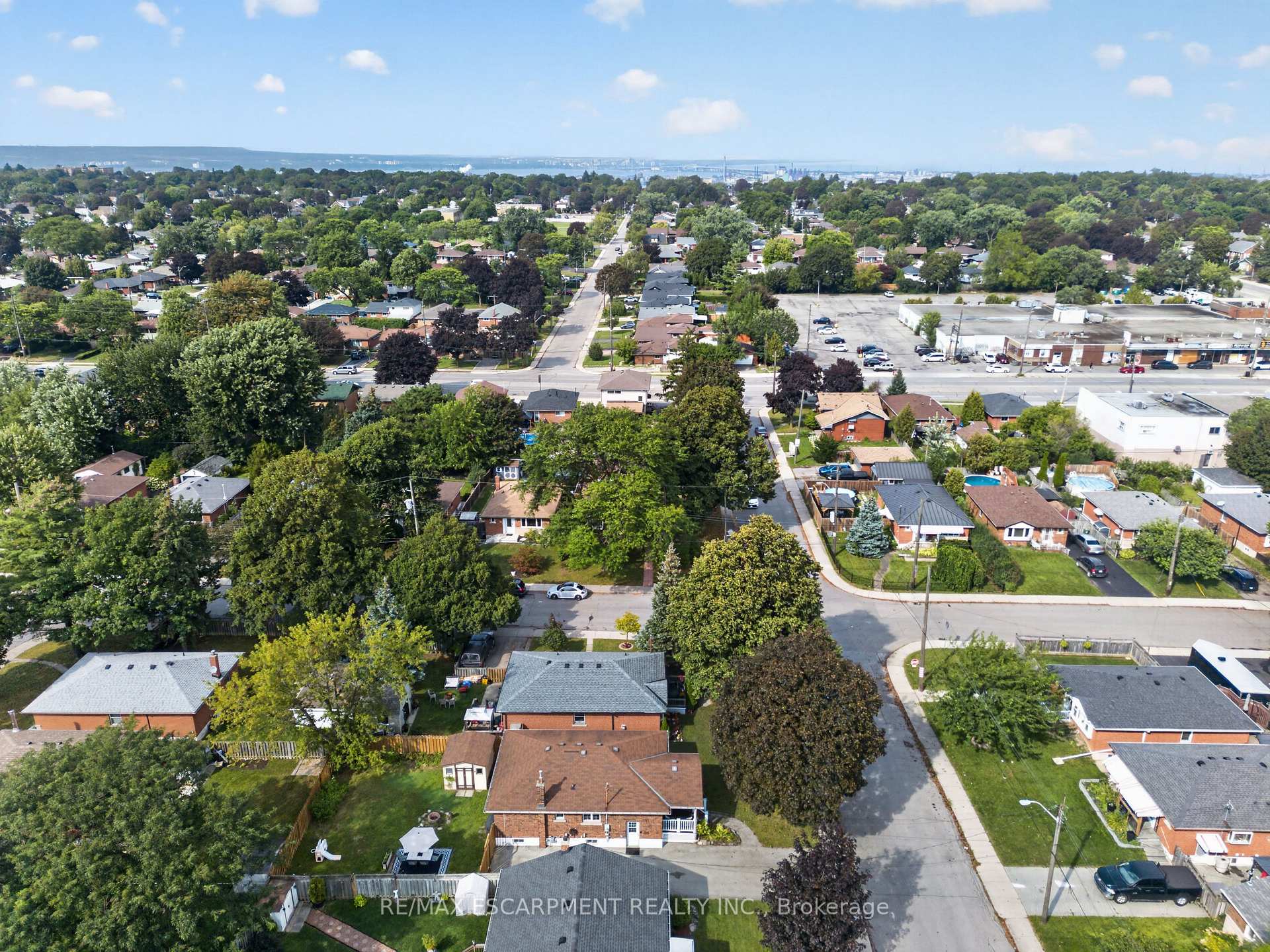 Photo 34 of 24 Castlefield Drive, Hamilton, Hampton Heights — HOMEH