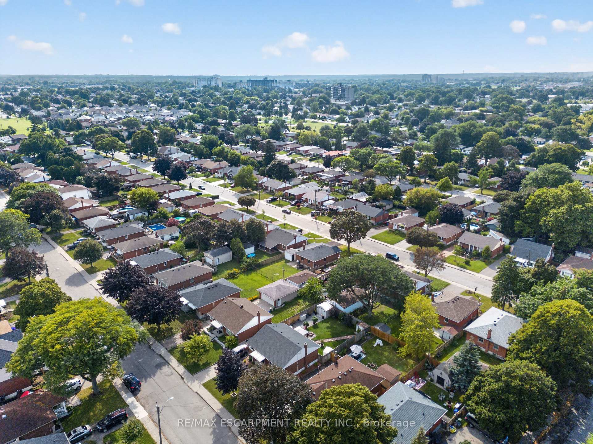 Photo 35 of 24 Castlefield Drive, Hamilton, Hampton Heights — HOMEH