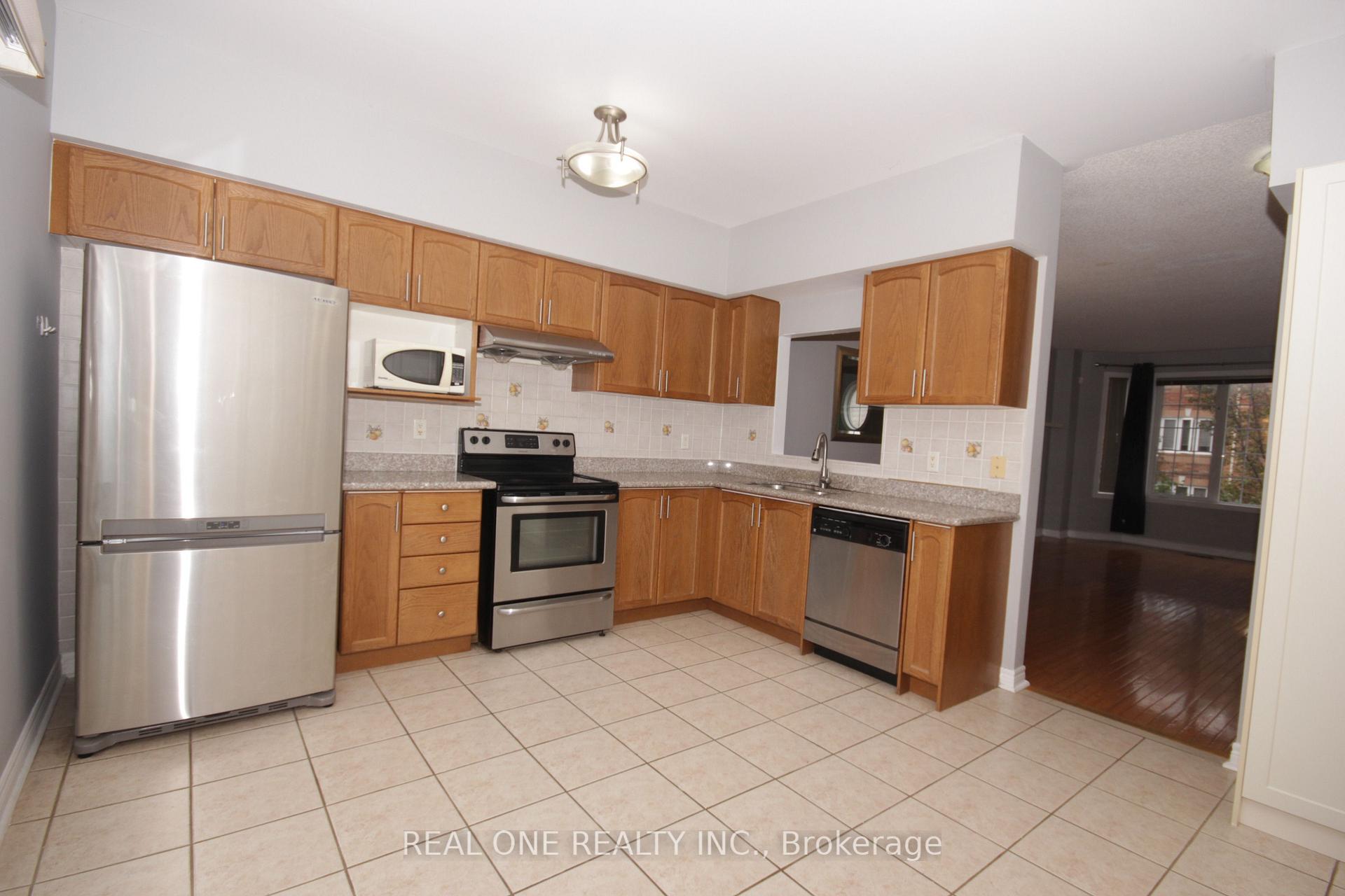 Photo 4 of 15 Azalea Gate Way, Markham, Commerce Valley — HOMEH