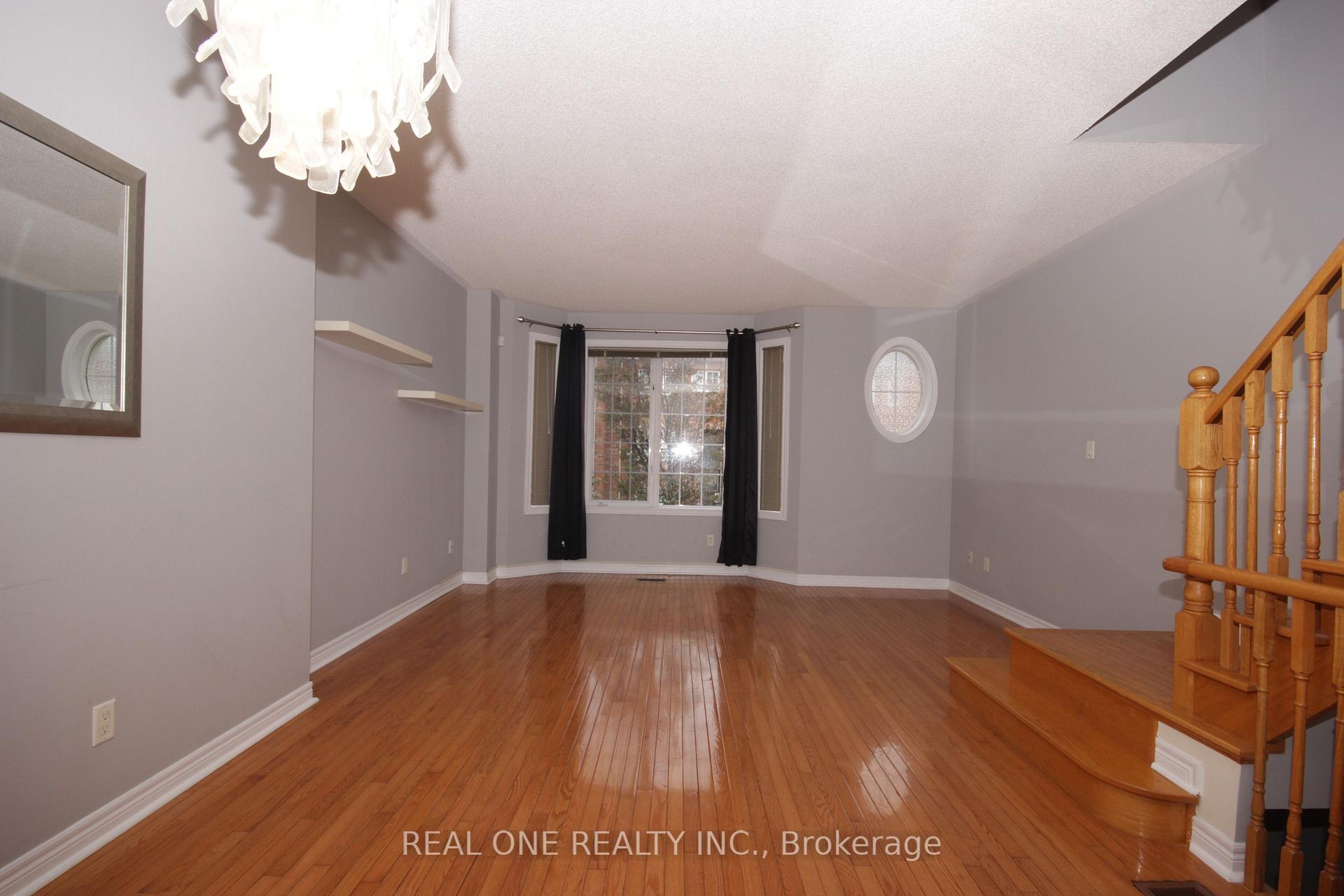 Photo 6 of 15 Azalea Gate Way, Markham, Commerce Valley — HOMEH