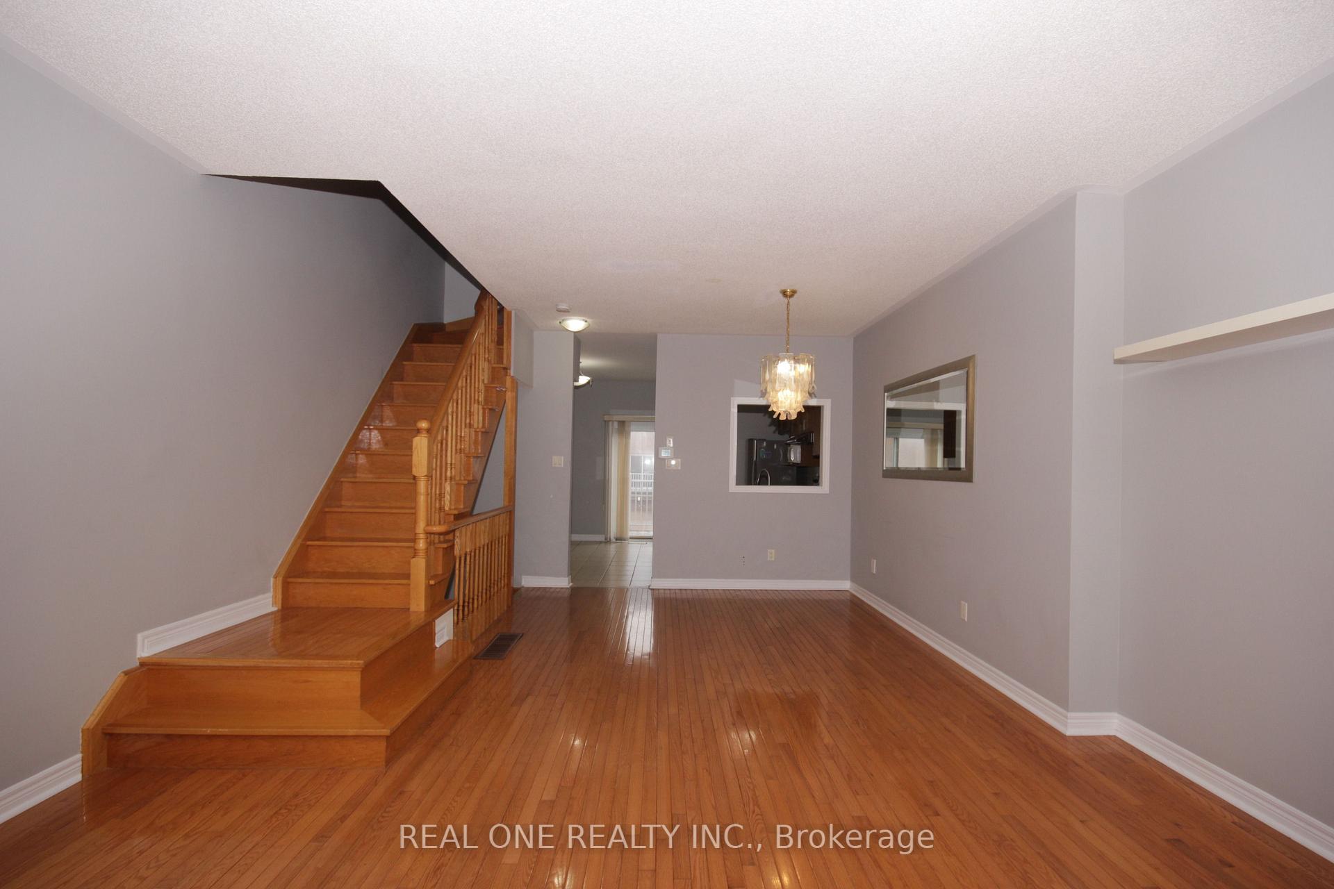 Photo 8 of 15 Azalea Gate Way, Markham, Commerce Valley — HOMEH