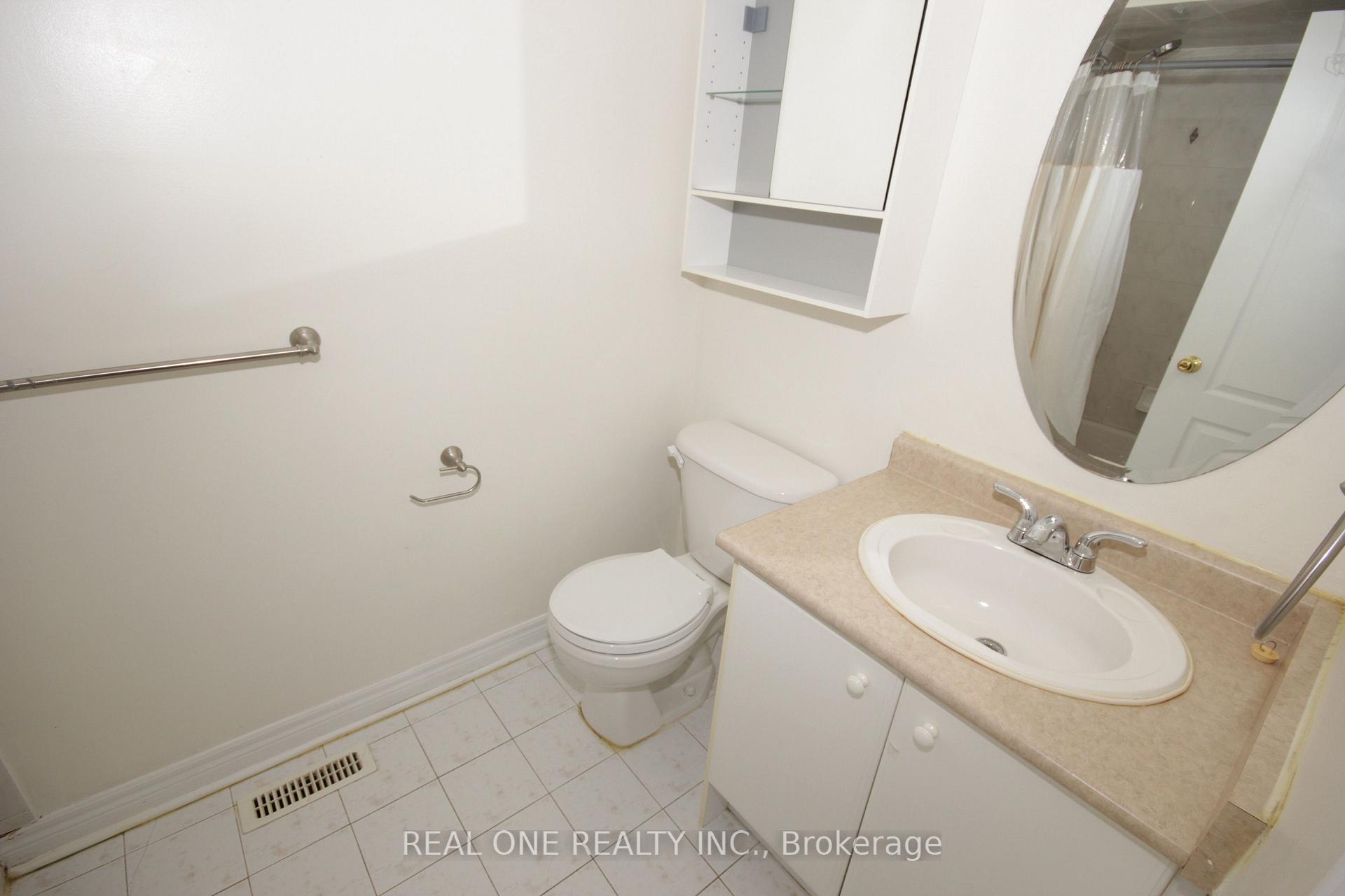 Photo 12 of 15 Azalea Gate Way, Markham, Commerce Valley — HOMEH