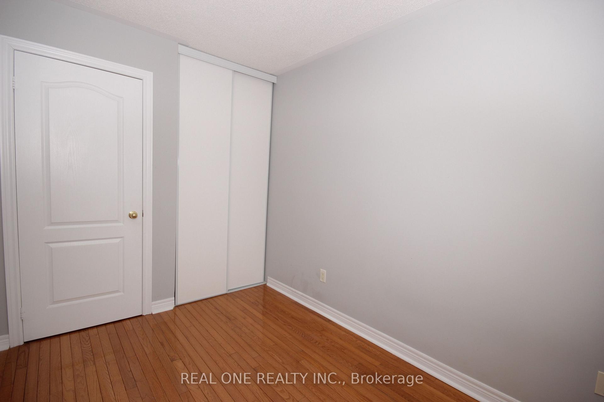 Photo 15 of 15 Azalea Gate Way, Markham, Commerce Valley — HOMEH