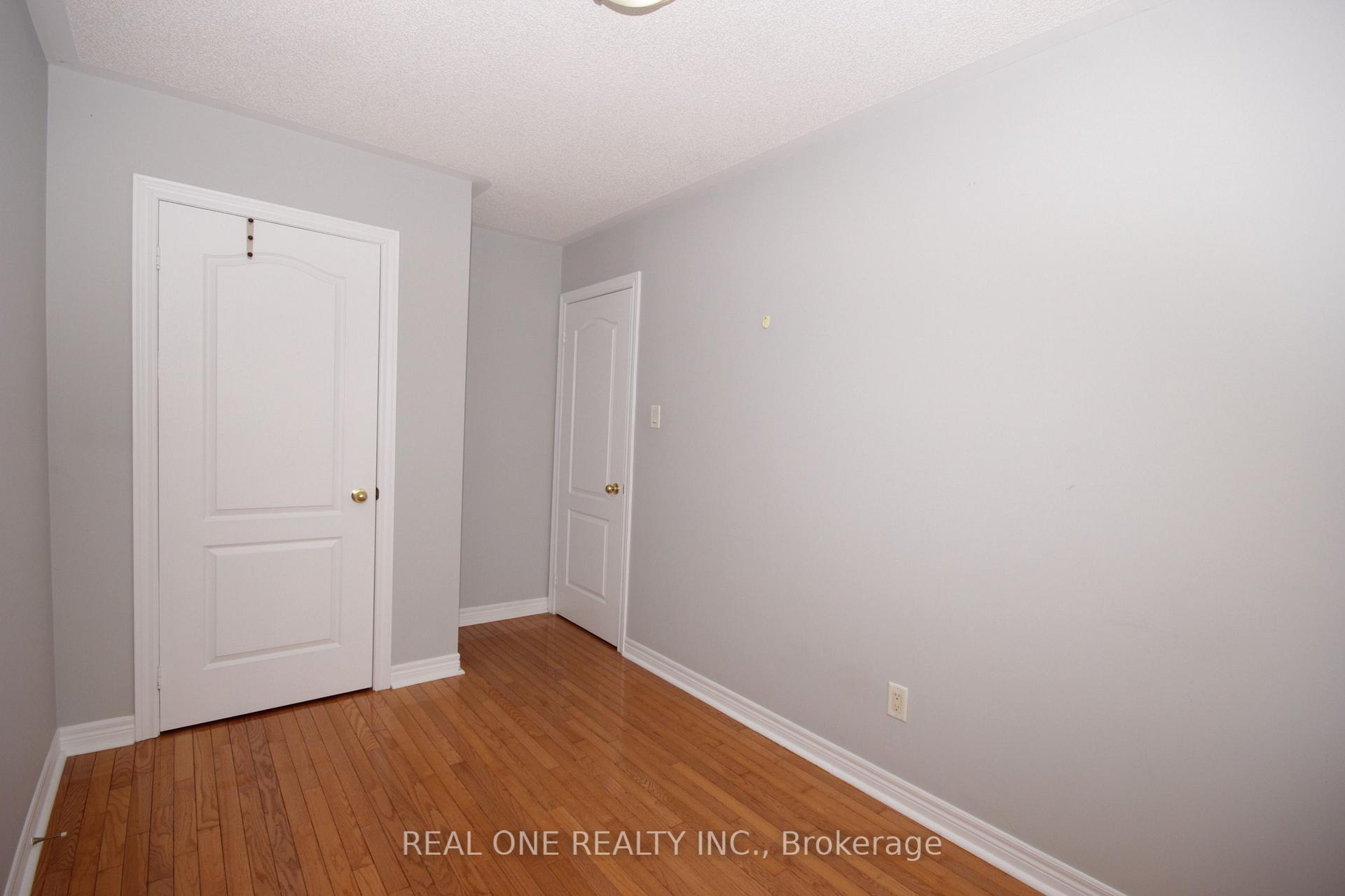 Photo 17 of 15 Azalea Gate Way, Markham, Commerce Valley — HOMEH