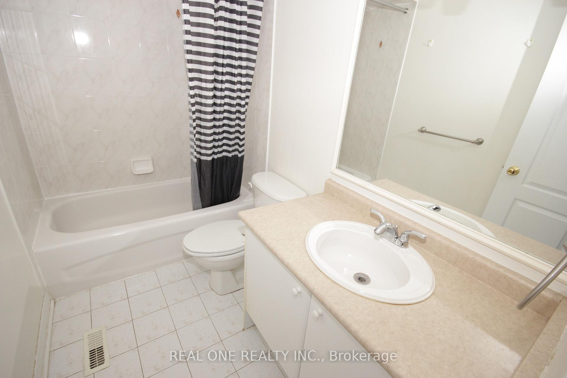 Photo 18 of 15 Azalea Gate Way, Markham, Commerce Valley — HOMEH