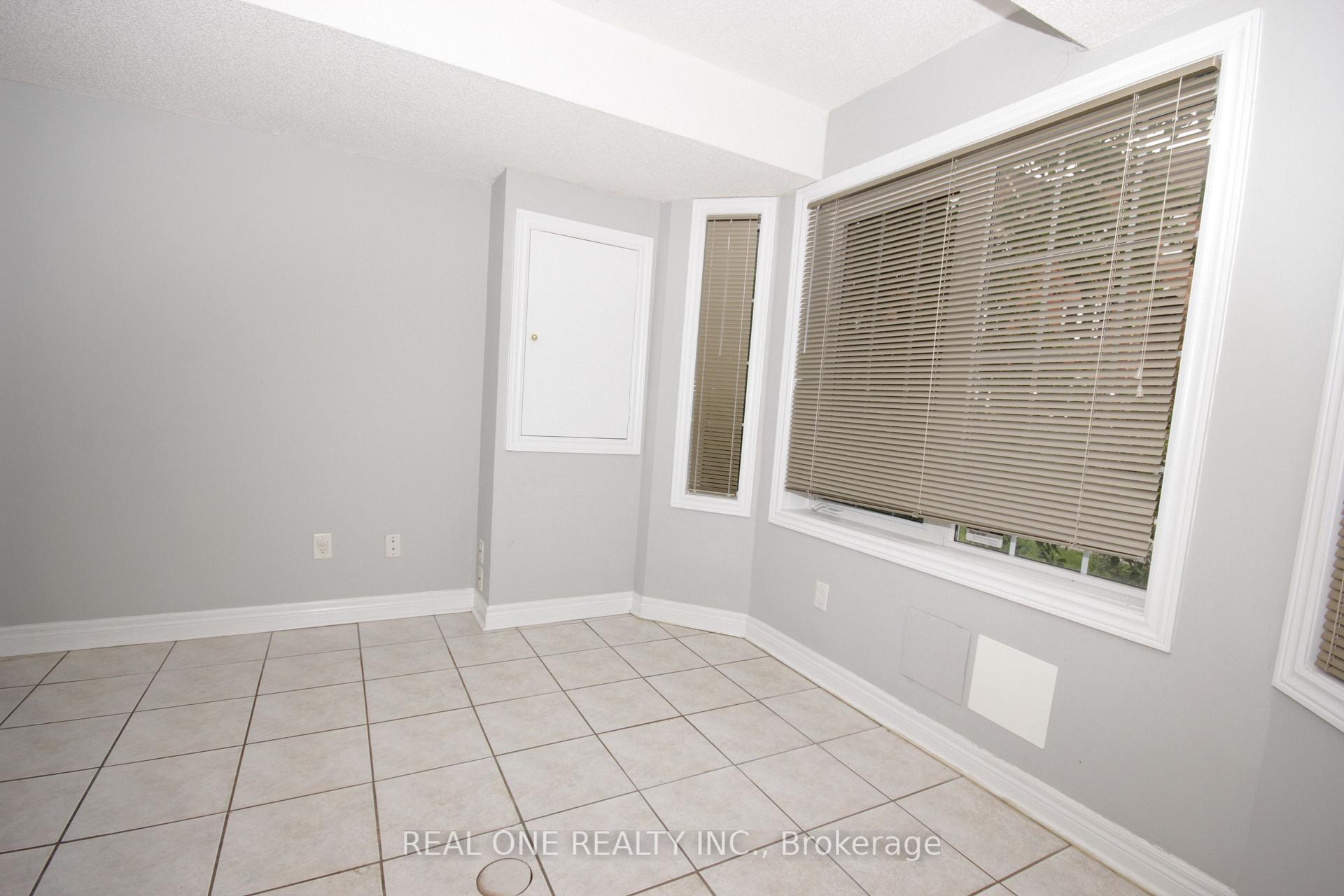 Photo 19 of 15 Azalea Gate Way, Markham, Commerce Valley — HOMEH