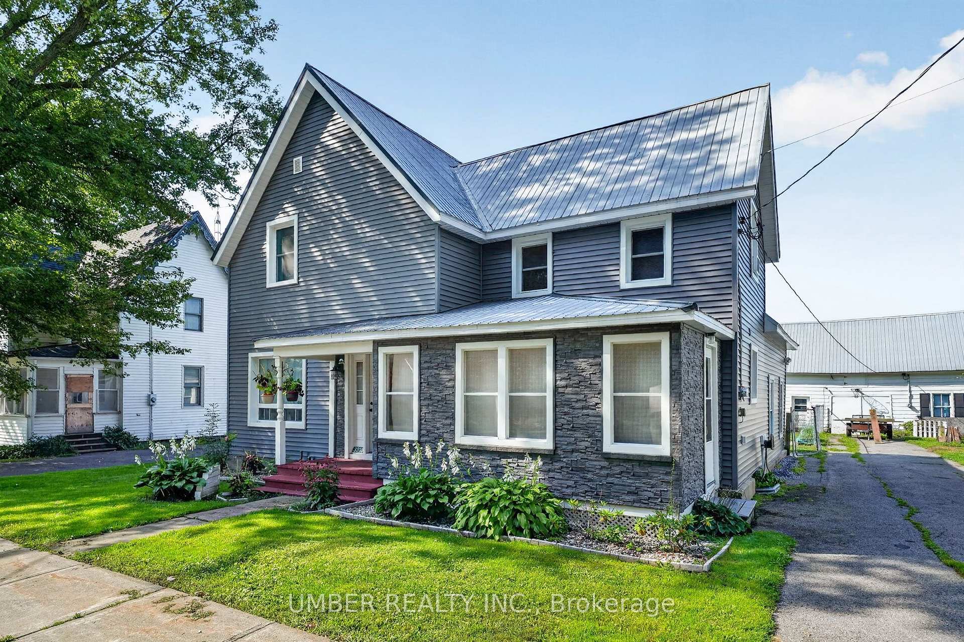 Photo of 3318 Avonmore Main Street