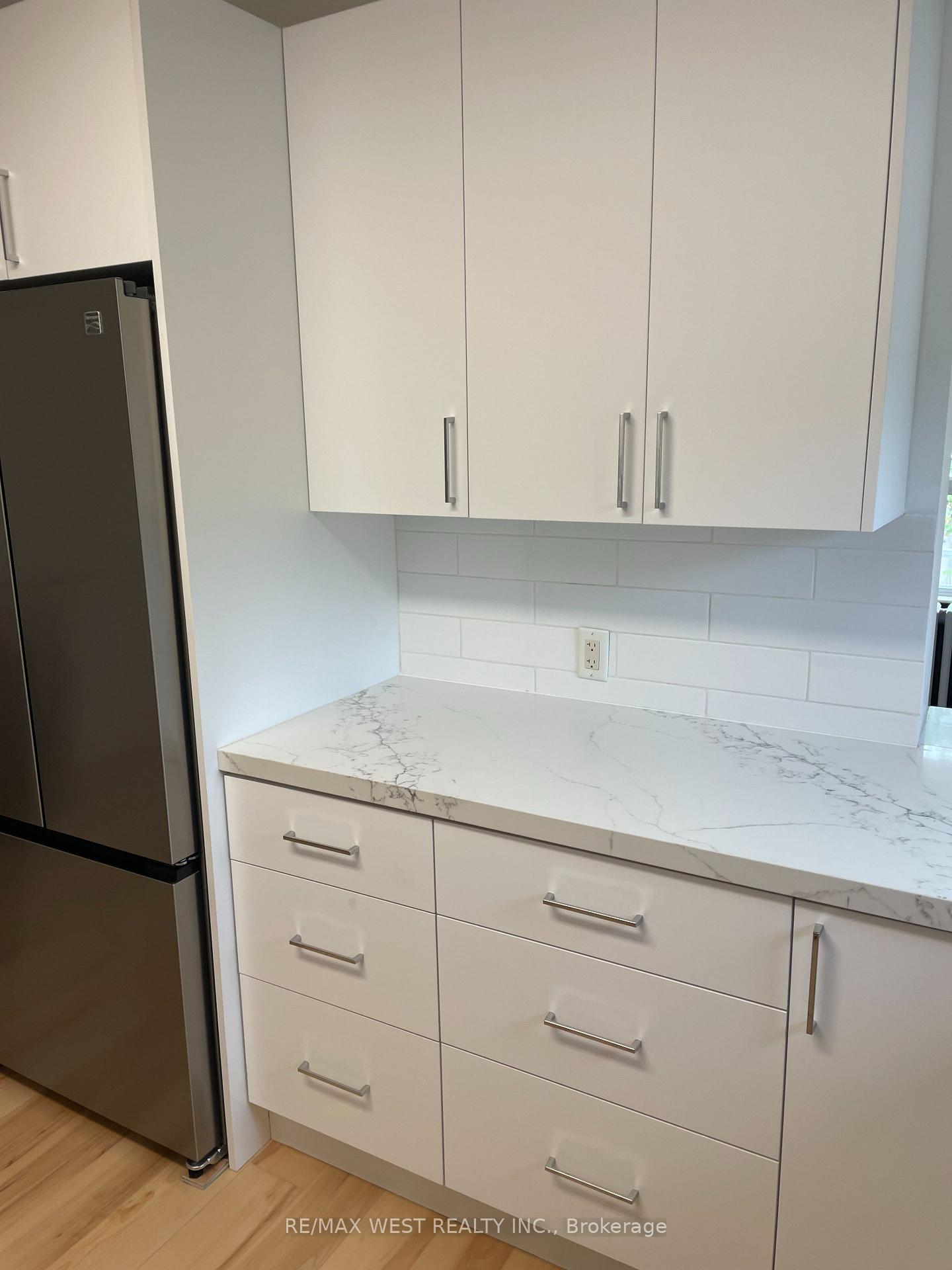 Photo 7 of Unit 2nd Floor, 734 Manning Avenue, Toronto, The Annex — HOMEH