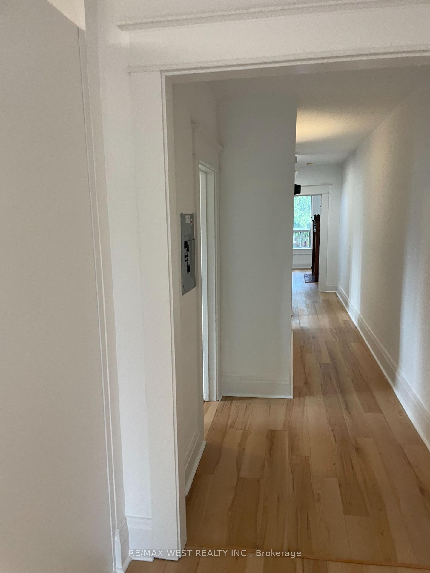 Photo 9 of Unit 2nd Floor, 734 Manning Avenue, Toronto, The Annex — HOMEH