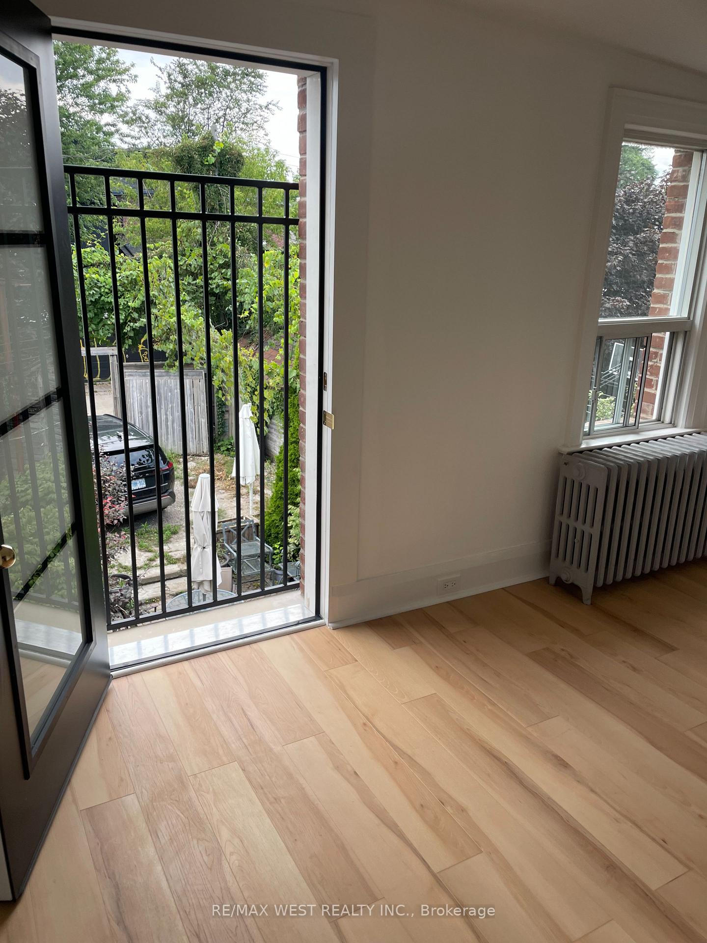 Photo 11 of Unit 2nd Floor, 734 Manning Avenue, Toronto, The Annex — HOMEH