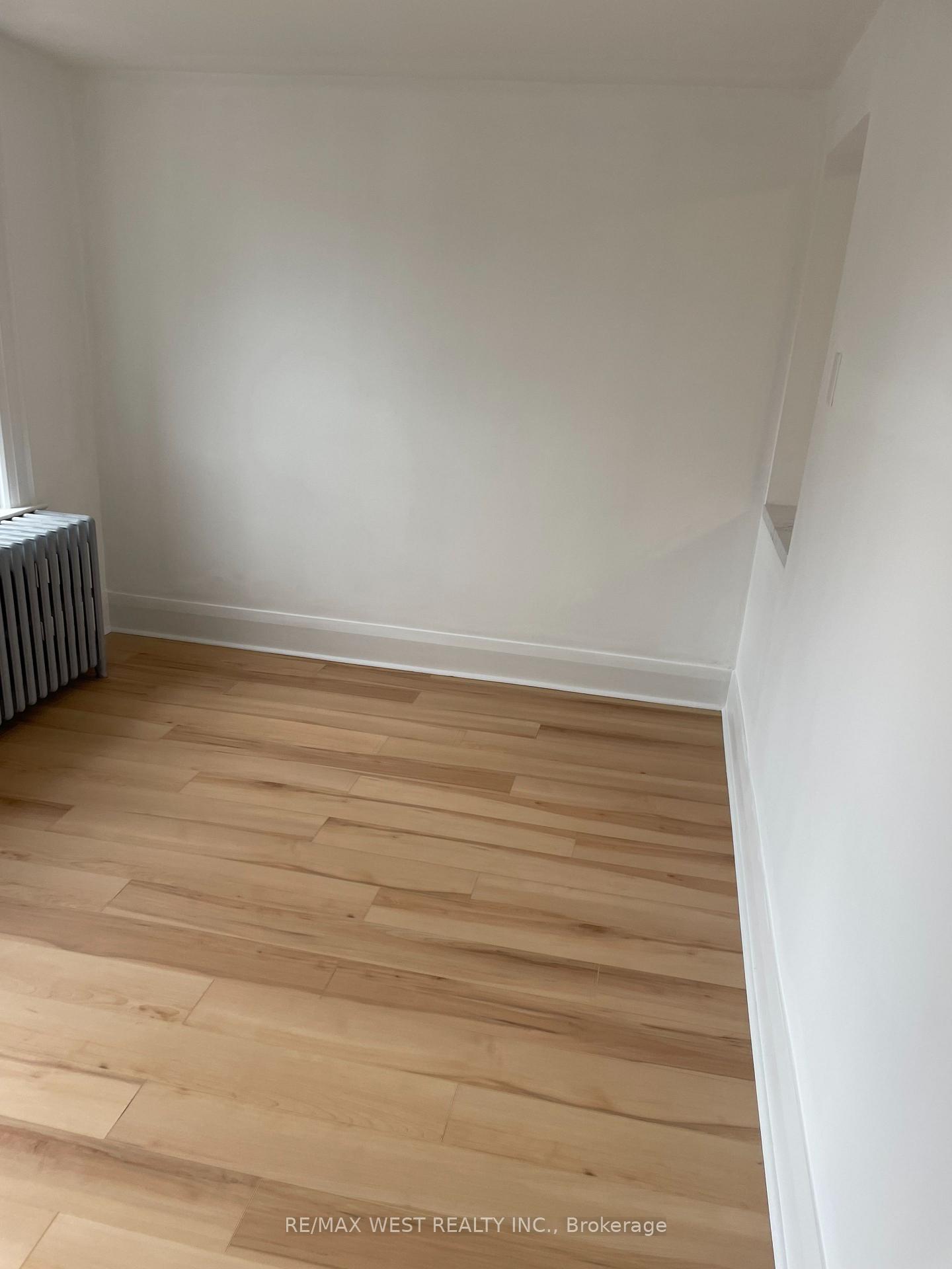 Photo 12 of Unit 2nd Floor, 734 Manning Avenue, Toronto, The Annex — HOMEH