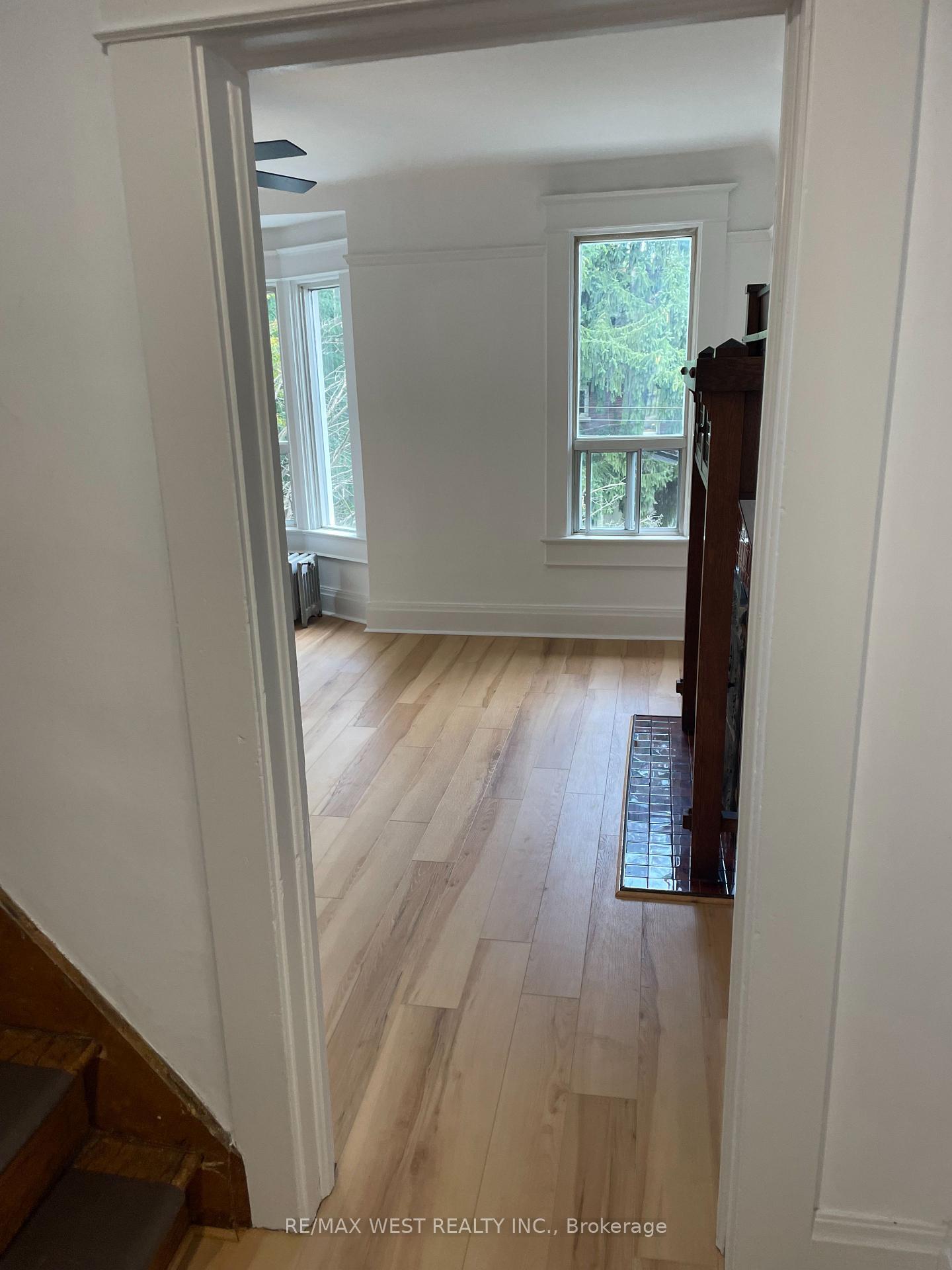 Photo 14 of Unit 2nd Floor, 734 Manning Avenue, Toronto, The Annex — HOMEH