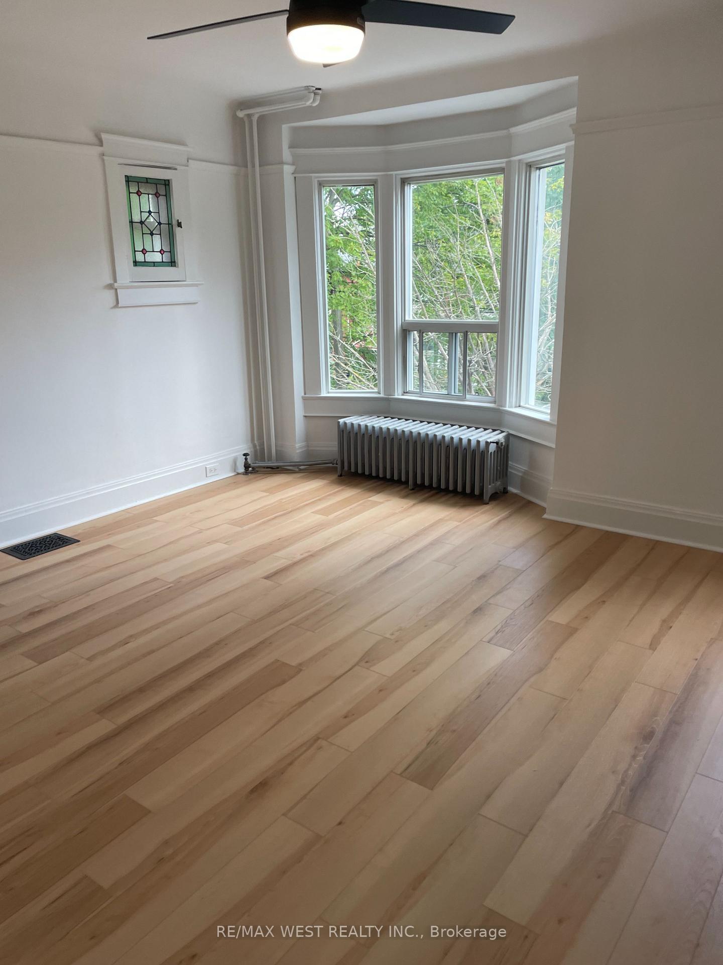 Photo 16 of Unit 2nd Floor, 734 Manning Avenue, Toronto, The Annex — HOMEH