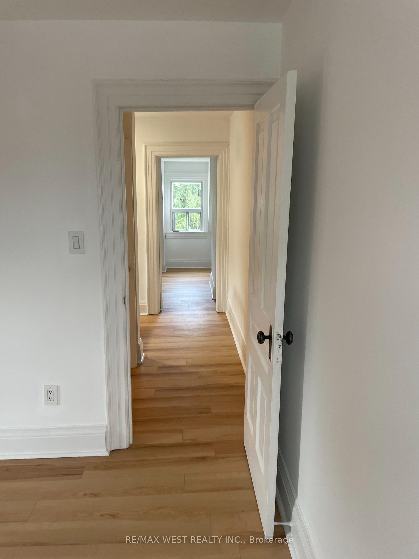 Photo 18 of Unit 2nd Floor, 734 Manning Avenue, Toronto, The Annex — HOMEH