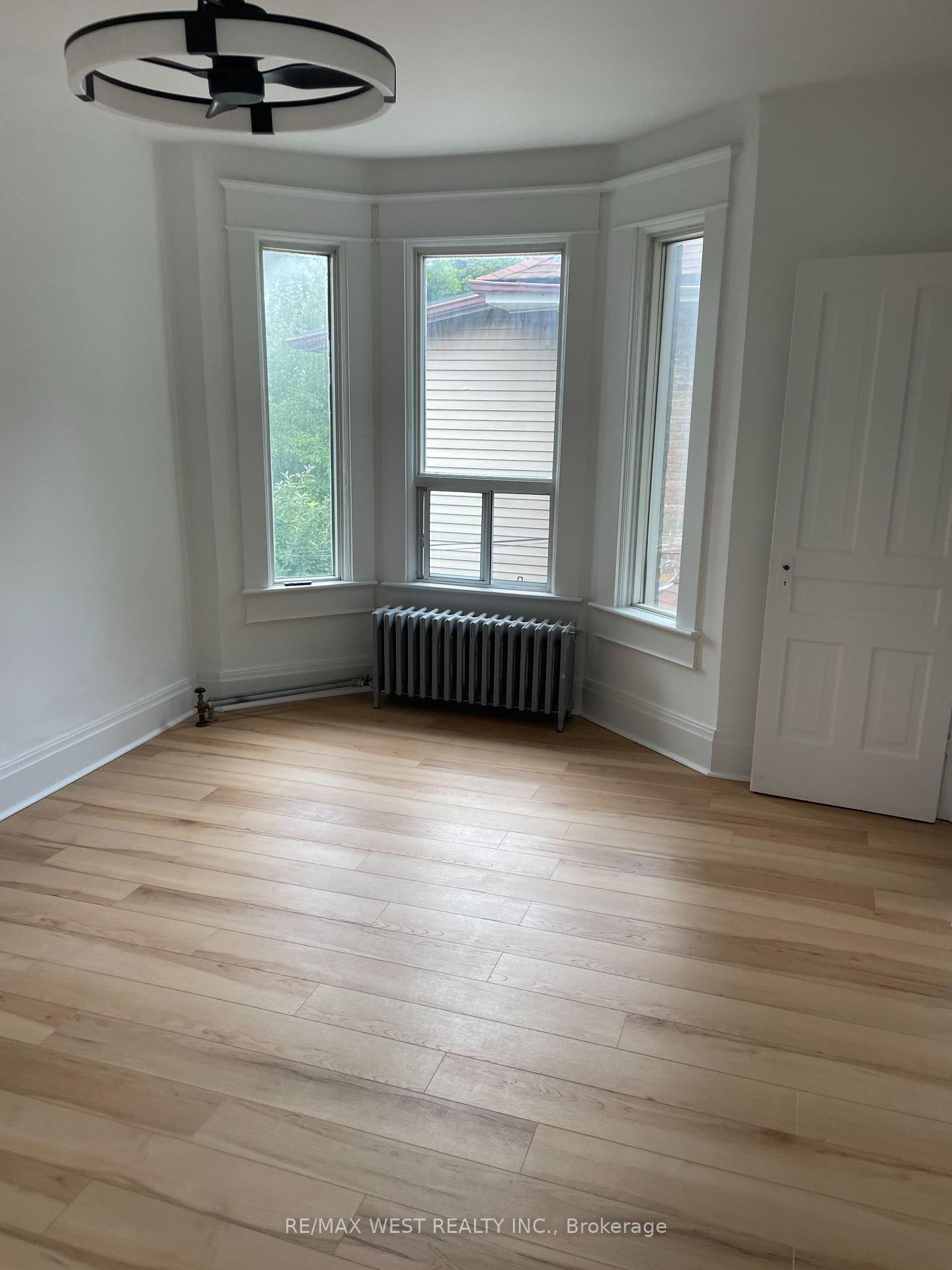 Photo 20 of Unit 2nd Floor, 734 Manning Avenue, Toronto, The Annex — HOMEH