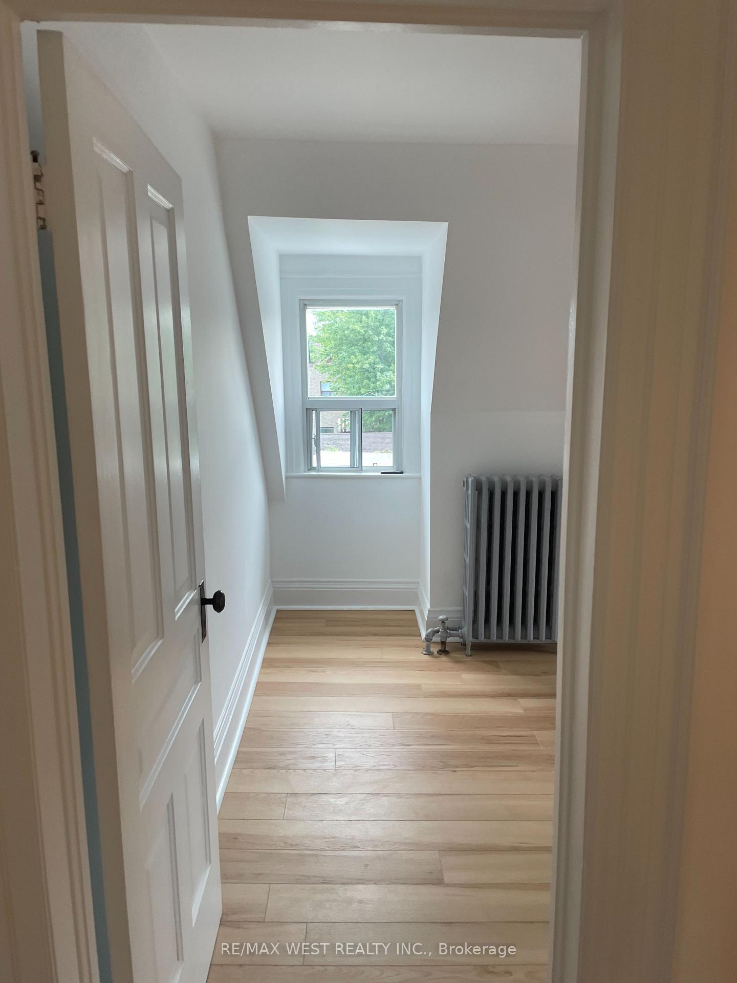 Photo 23 of Unit 2nd Floor, 734 Manning Avenue, Toronto, The Annex — HOMEH