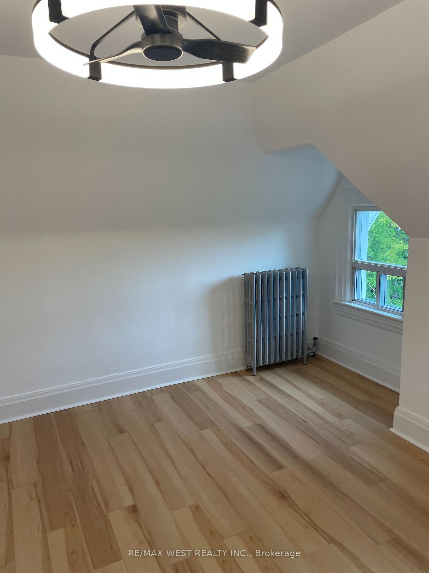 Photo 24 of Unit 2nd Floor, 734 Manning Avenue, Toronto, The Annex — HOMEH