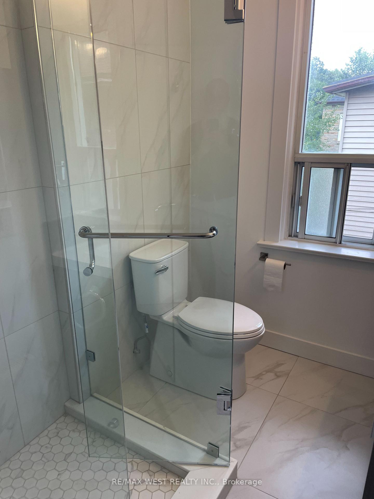 Photo 27 of Unit 2nd Floor, 734 Manning Avenue, Toronto, The Annex — HOMEH