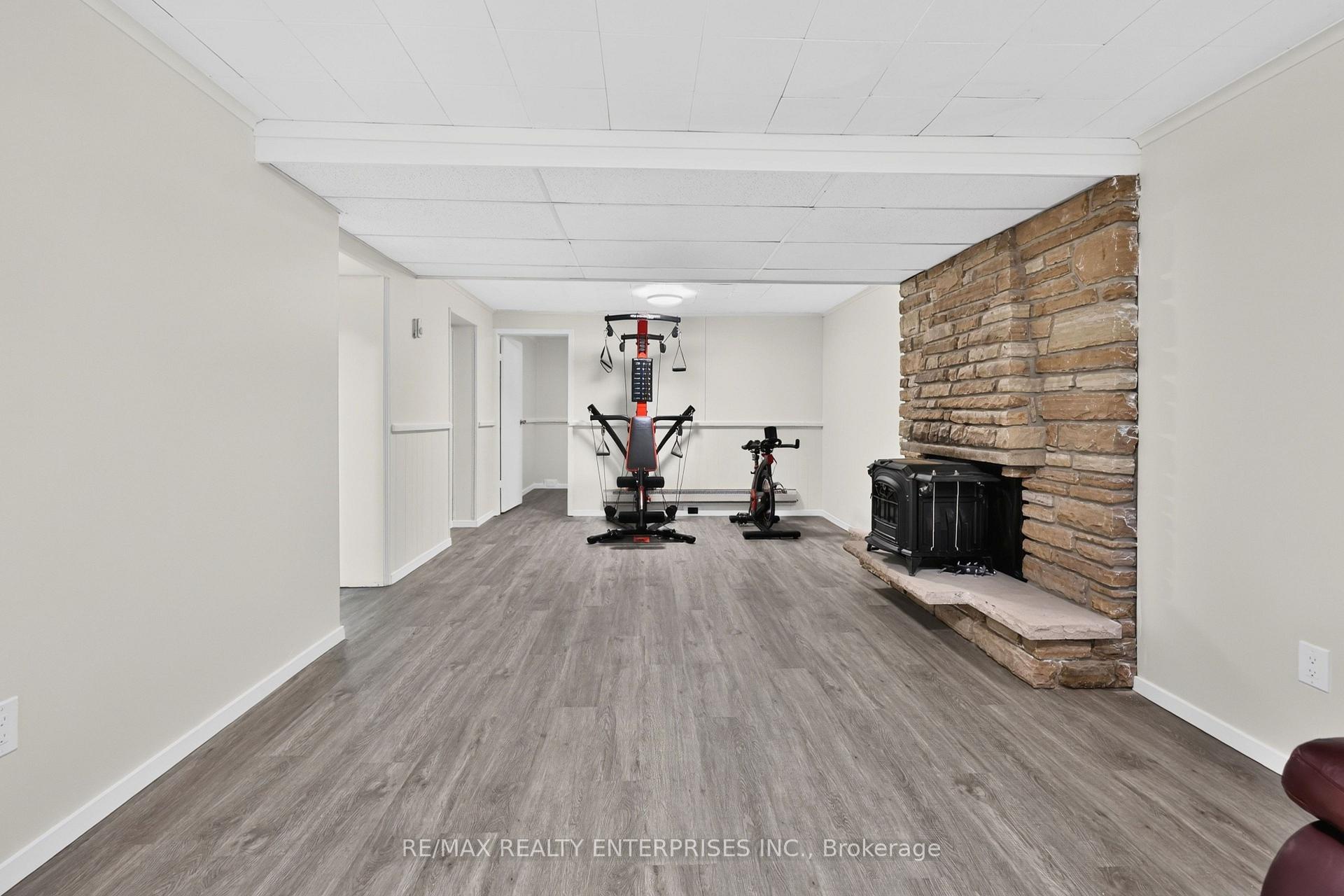 Photo 30 of 975 Cresthampton Lane, Mississauga, Lorne Park — HOMEH