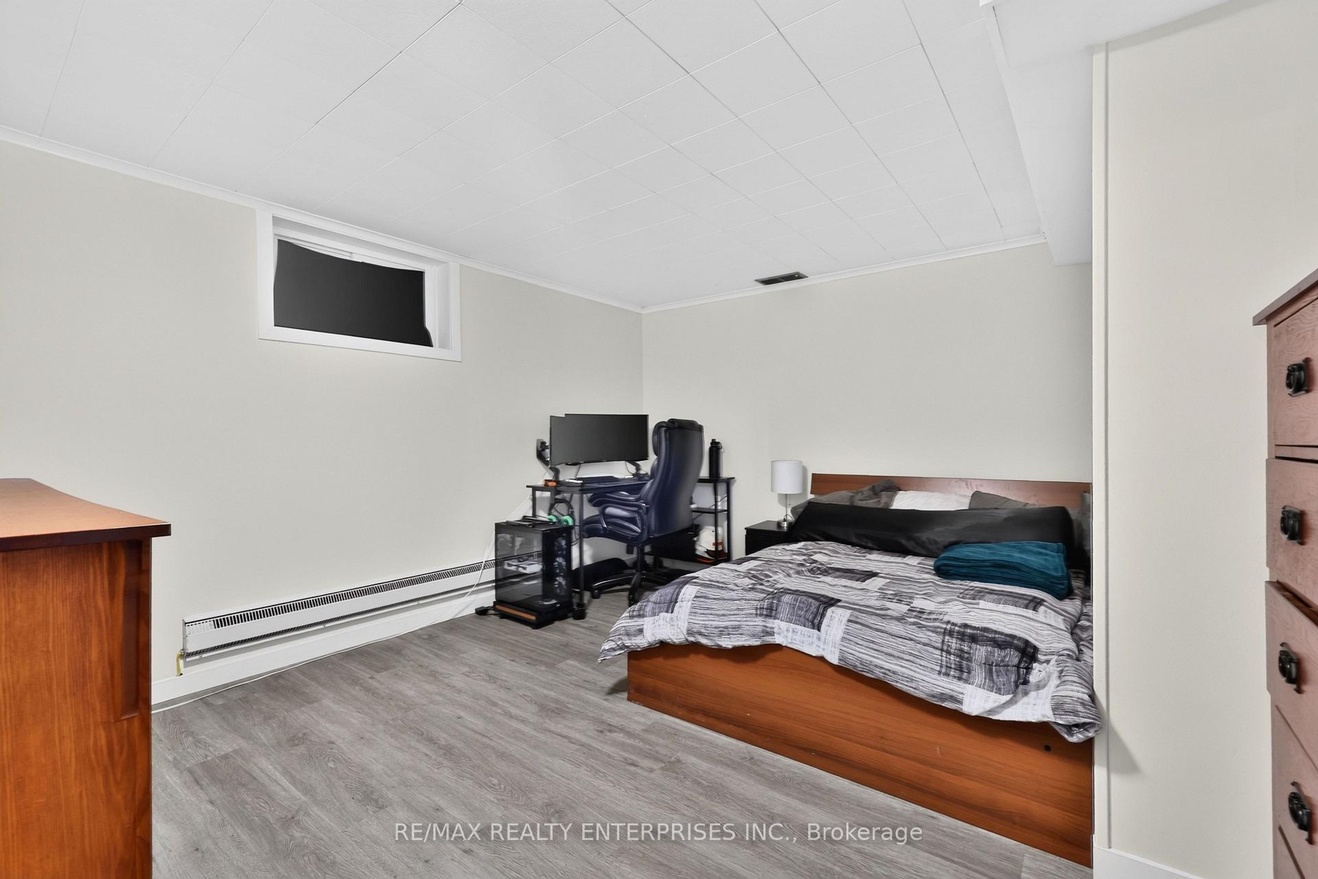 Photo 31 of 975 Cresthampton Lane, Mississauga, Lorne Park — HOMEH