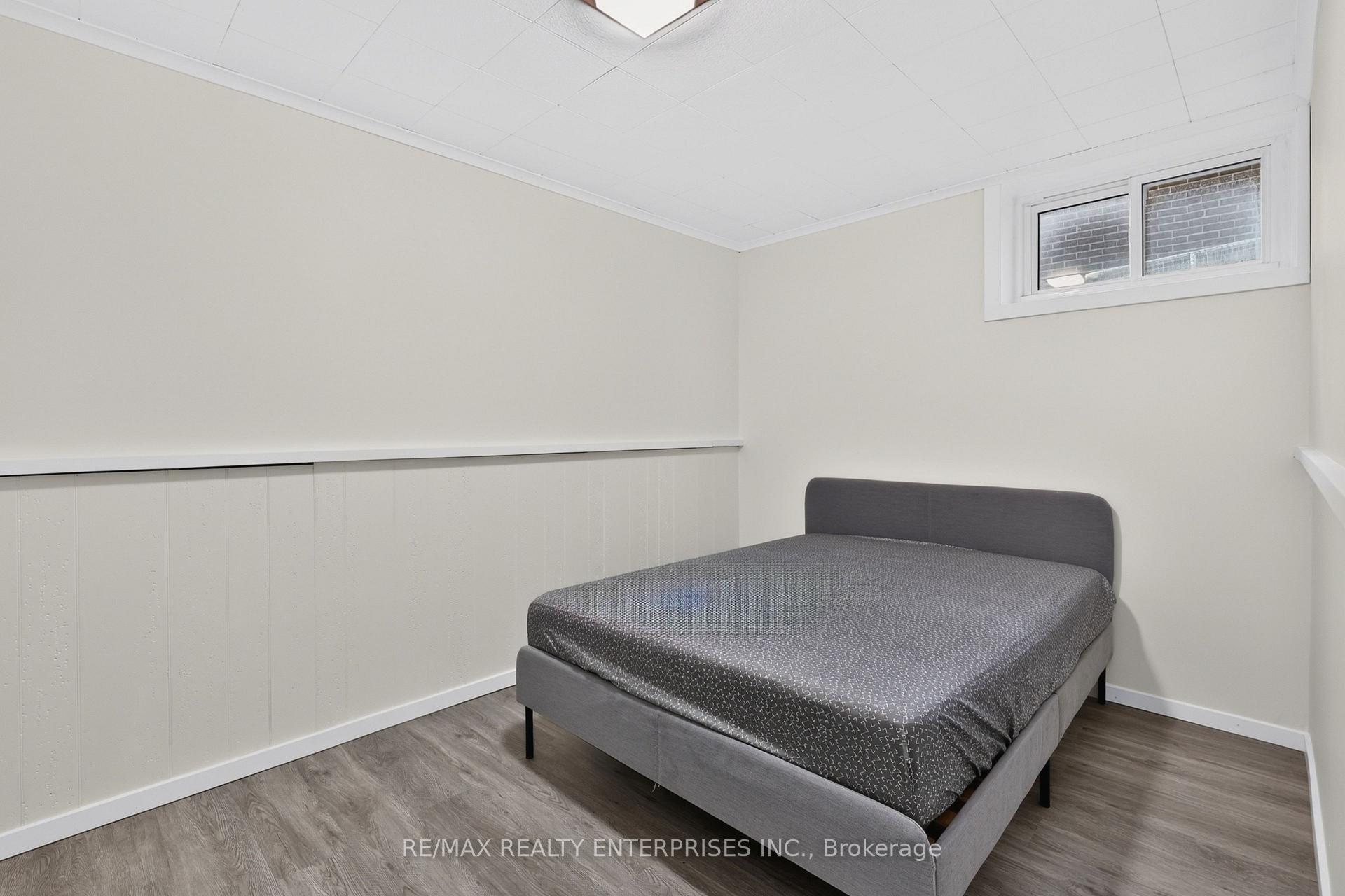 Photo 33 of 975 Cresthampton Lane, Mississauga, Lorne Park — HOMEH