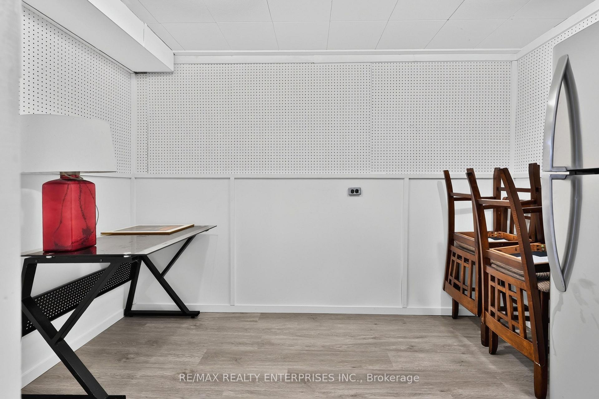 Photo 34 of 975 Cresthampton Lane, Mississauga, Lorne Park — HOMEH