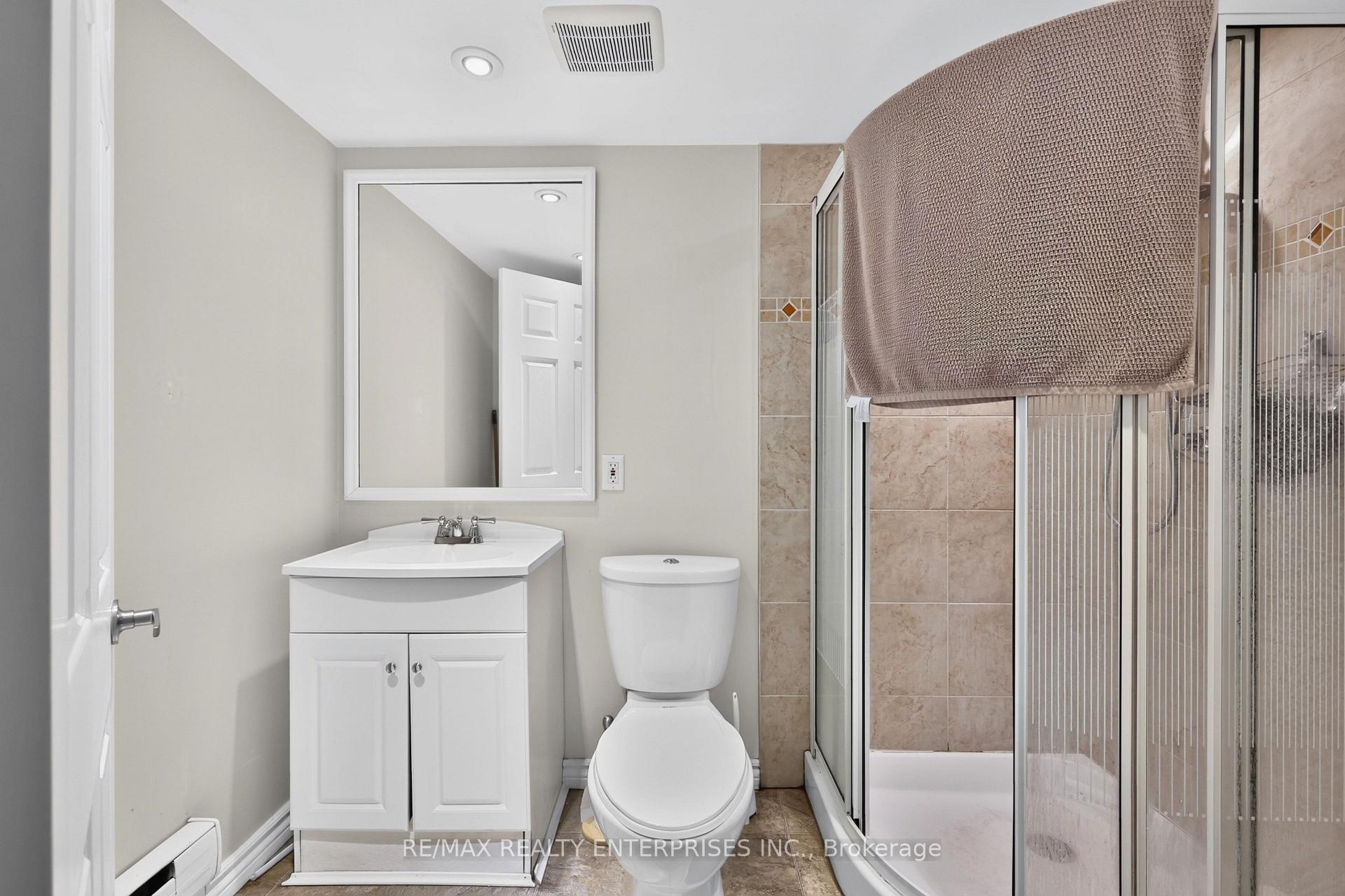 Photo 35 of 975 Cresthampton Lane, Mississauga, Lorne Park — HOMEH