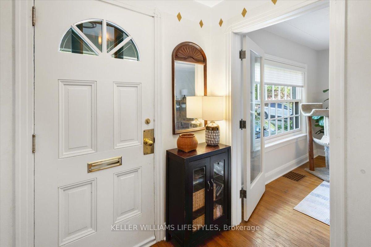 Photo 3 of 941 Waterloo Street, London, East B — HOMEH