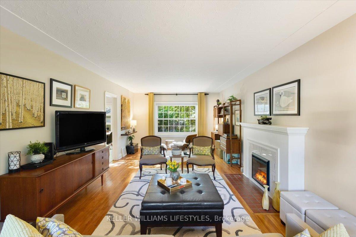 Photo 6 of 941 Waterloo Street, London, East B — HOMEH