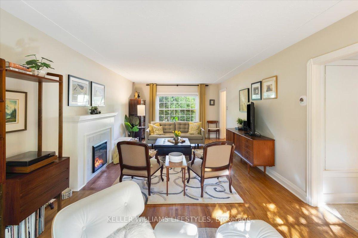 Photo 7 of 941 Waterloo Street, London, East B — HOMEH