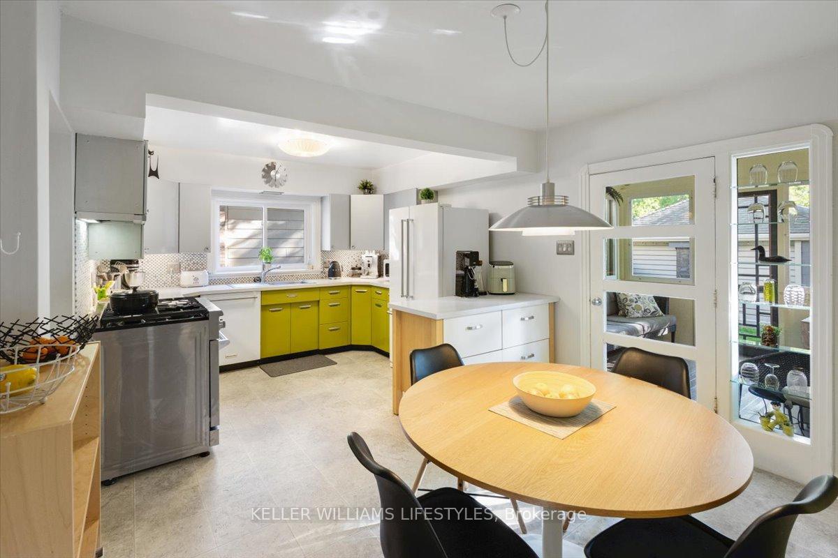 Photo 8 of 941 Waterloo Street, London, East B — HOMEH