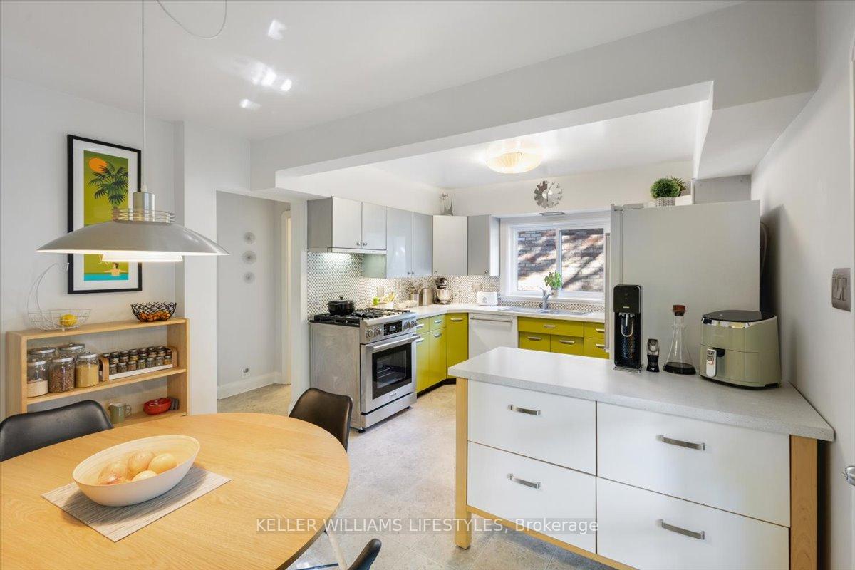 Photo 9 of 941 Waterloo Street, London, East B — HOMEH