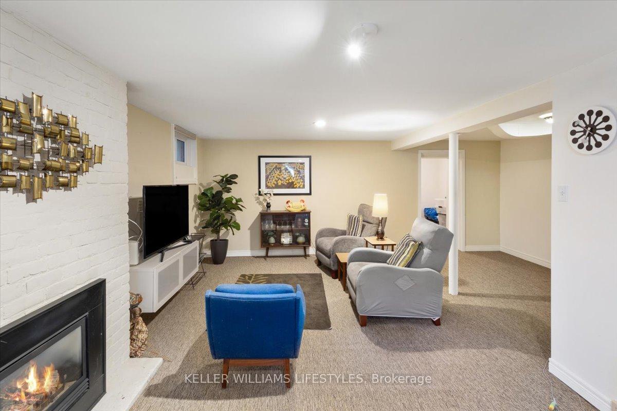 Photo 32 of 941 Waterloo Street, London, East B — HOMEH
