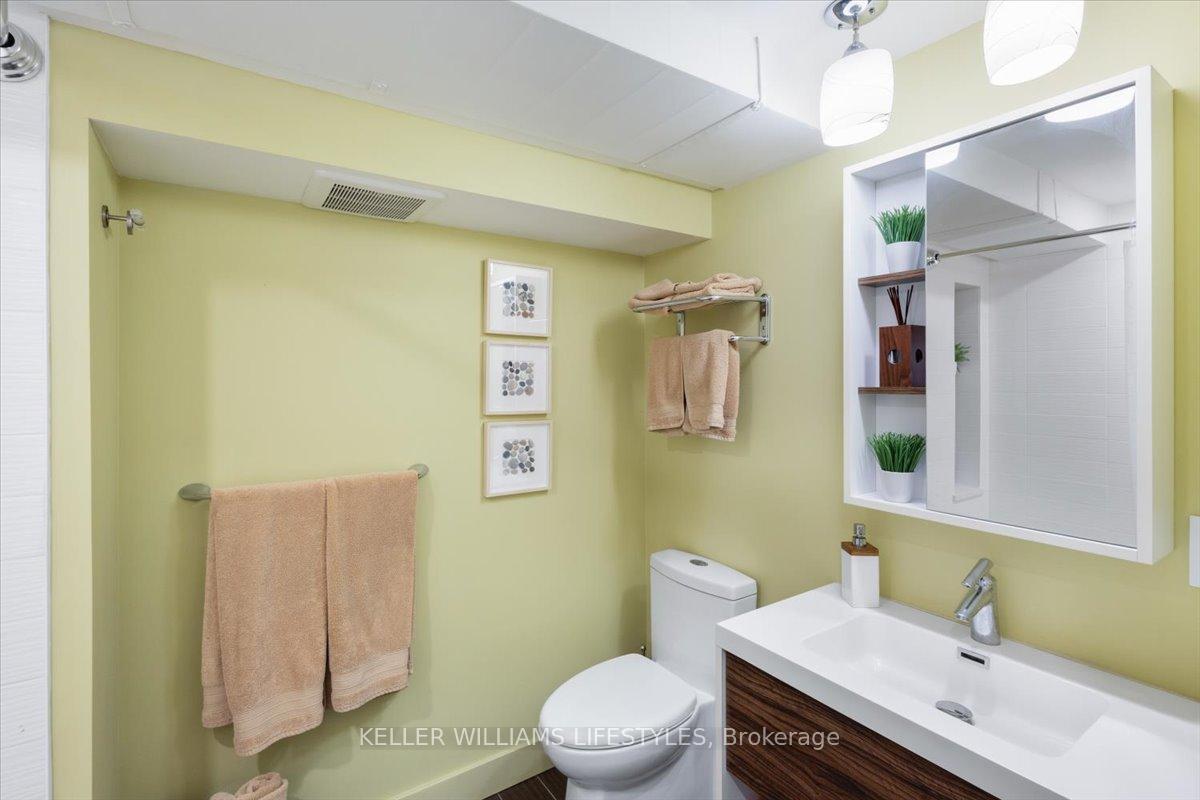 Photo 40 of 941 Waterloo Street, London, East B — HOMEH