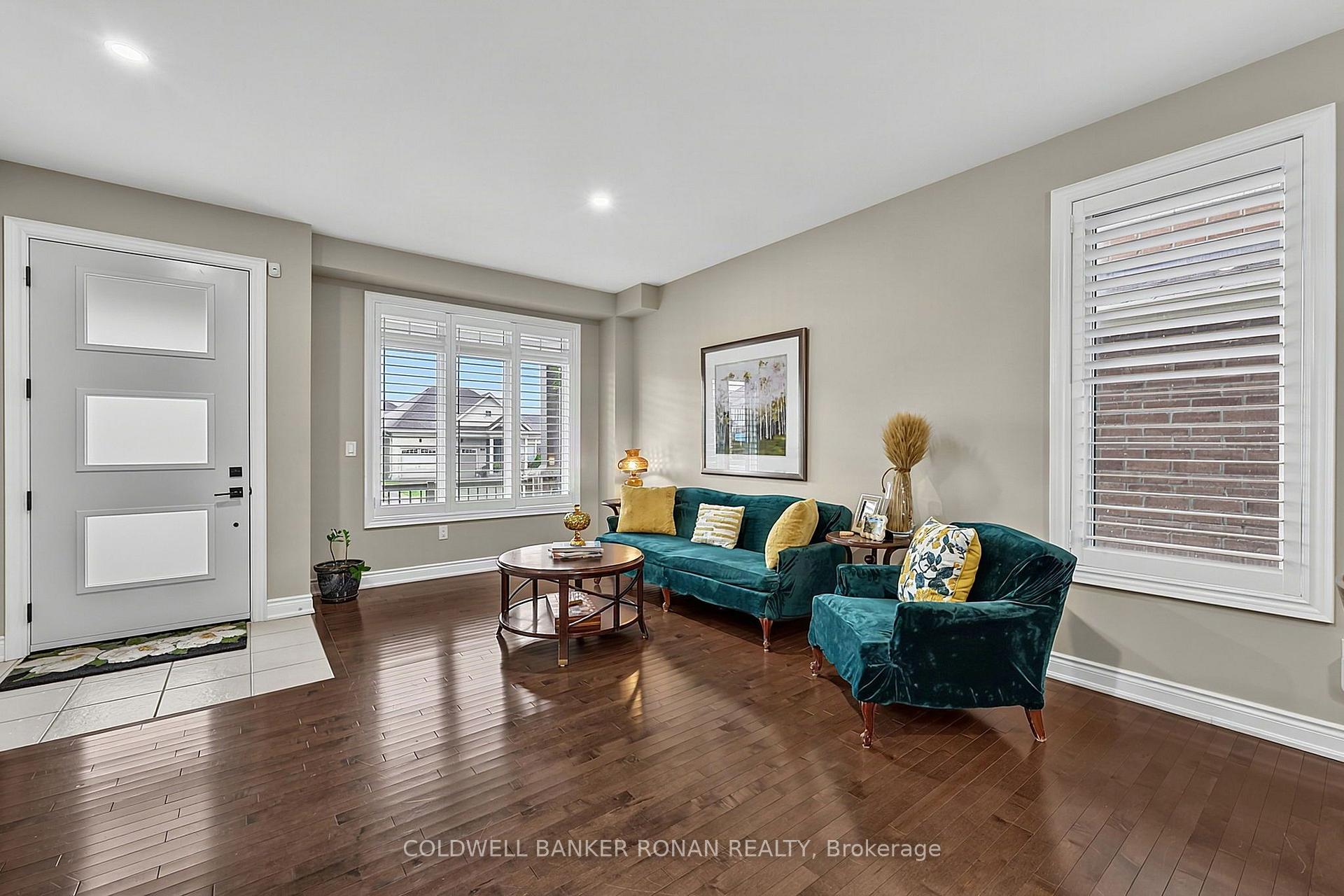 Photo 5 of 190 Strachan Trail, New Tecumseth, Beeton — HOMEH