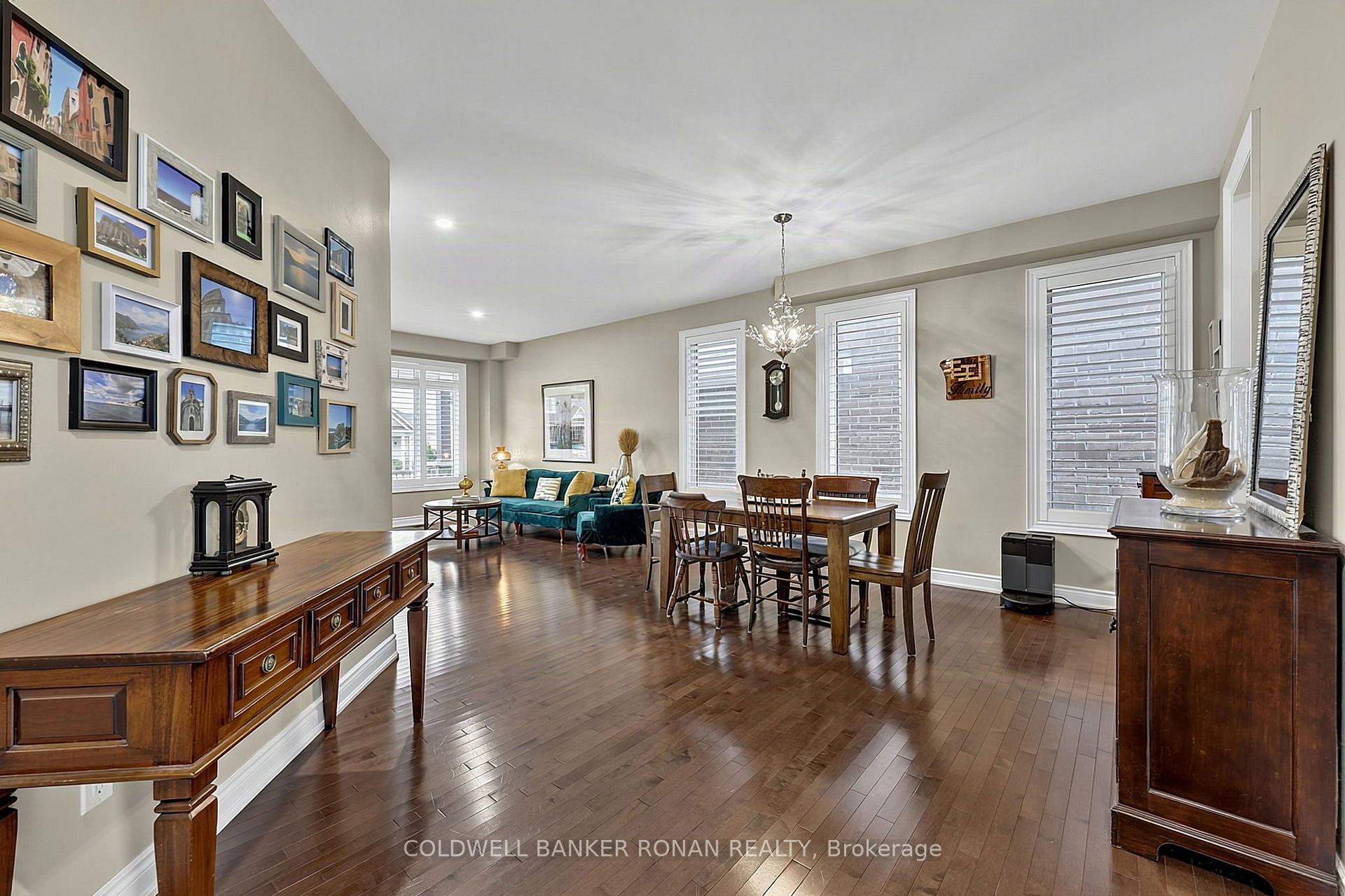 Photo 7 of 190 Strachan Trail, New Tecumseth, Beeton — HOMEH