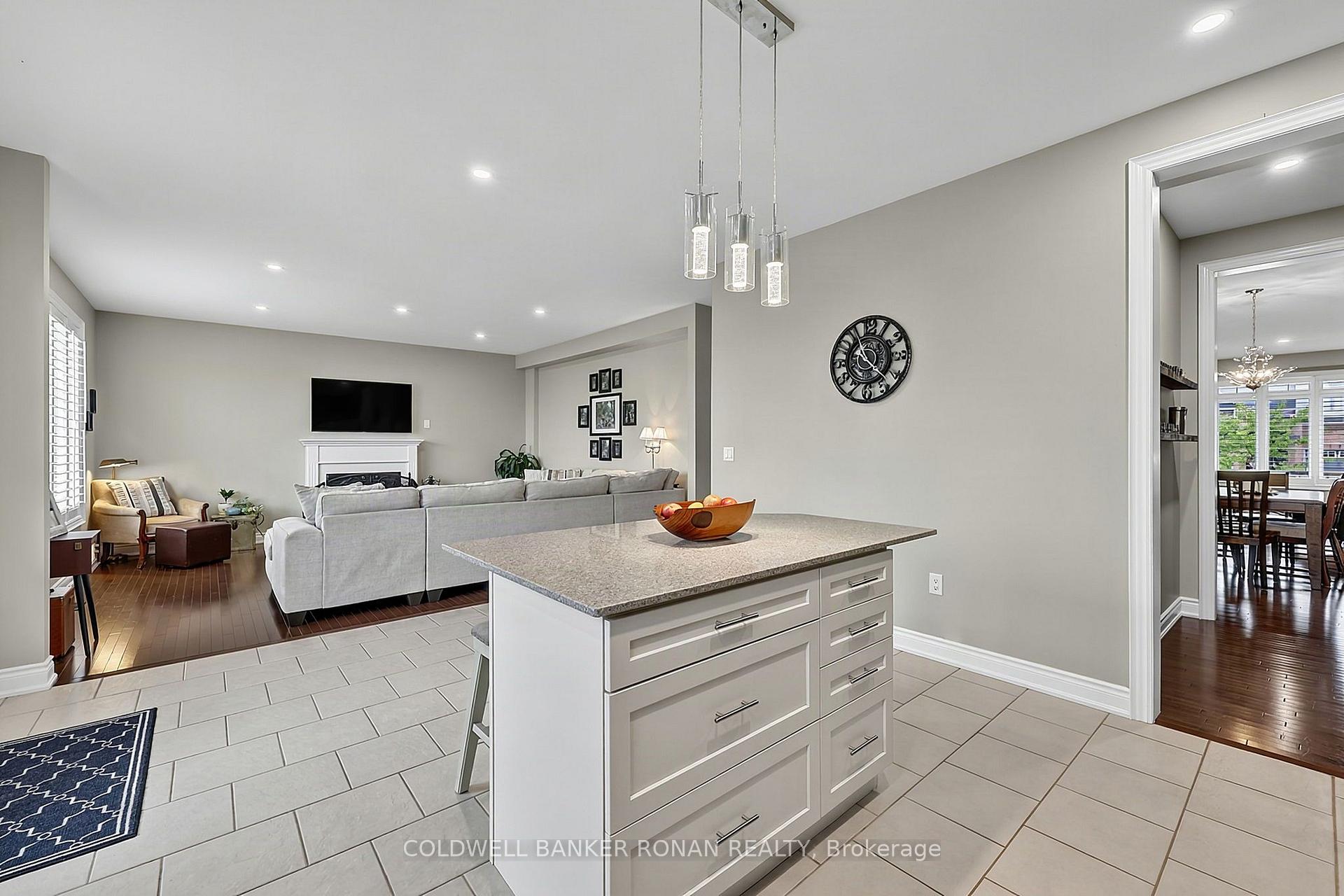 Photo 15 of 190 Strachan Trail, New Tecumseth, Beeton — HOMEH